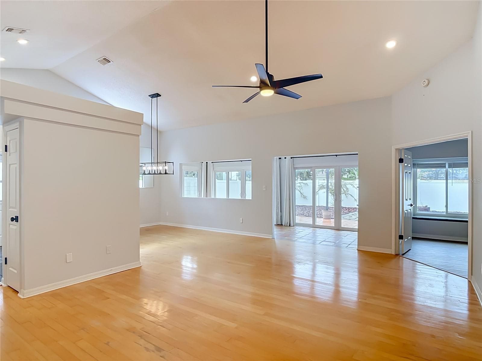 Single Family Residence at 744 BARRINGTON CIR, WINTER SPRINGS, photo 6 of 86