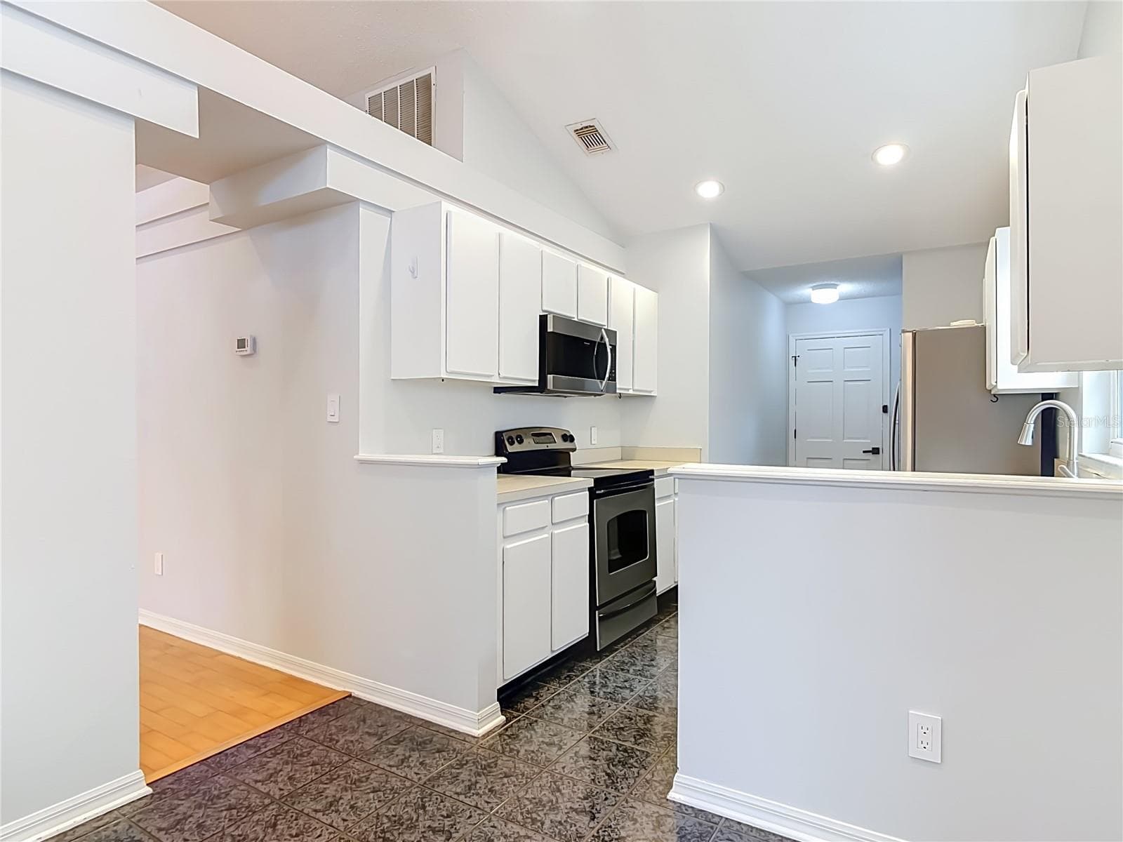 Single Family Residence at 744 BARRINGTON CIR, WINTER SPRINGS, photo 20 of 86