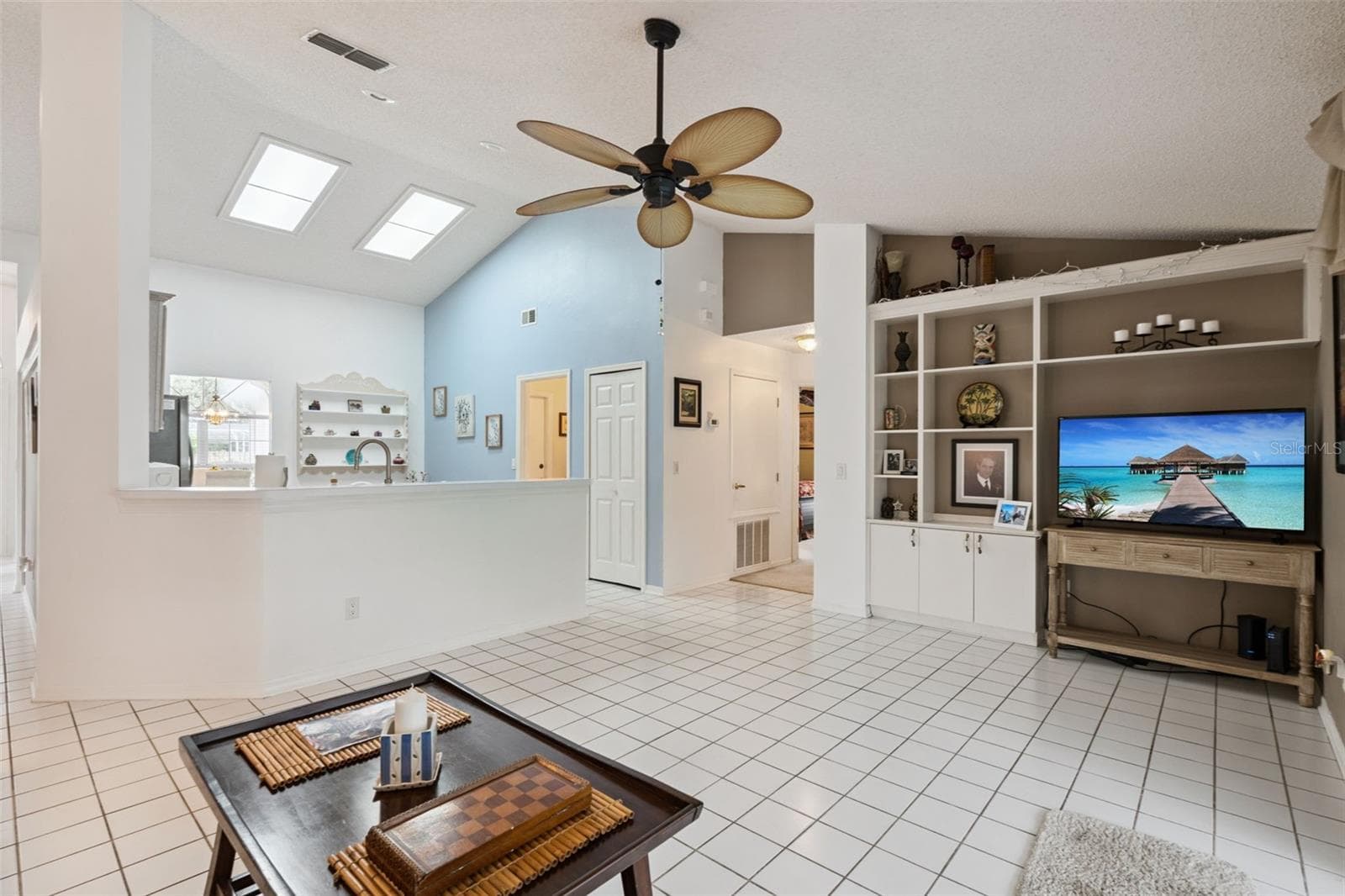 Single Family Residence at 699 N ENDEAVOUR DR, WINTER SPRINGS, photo 7 of 43