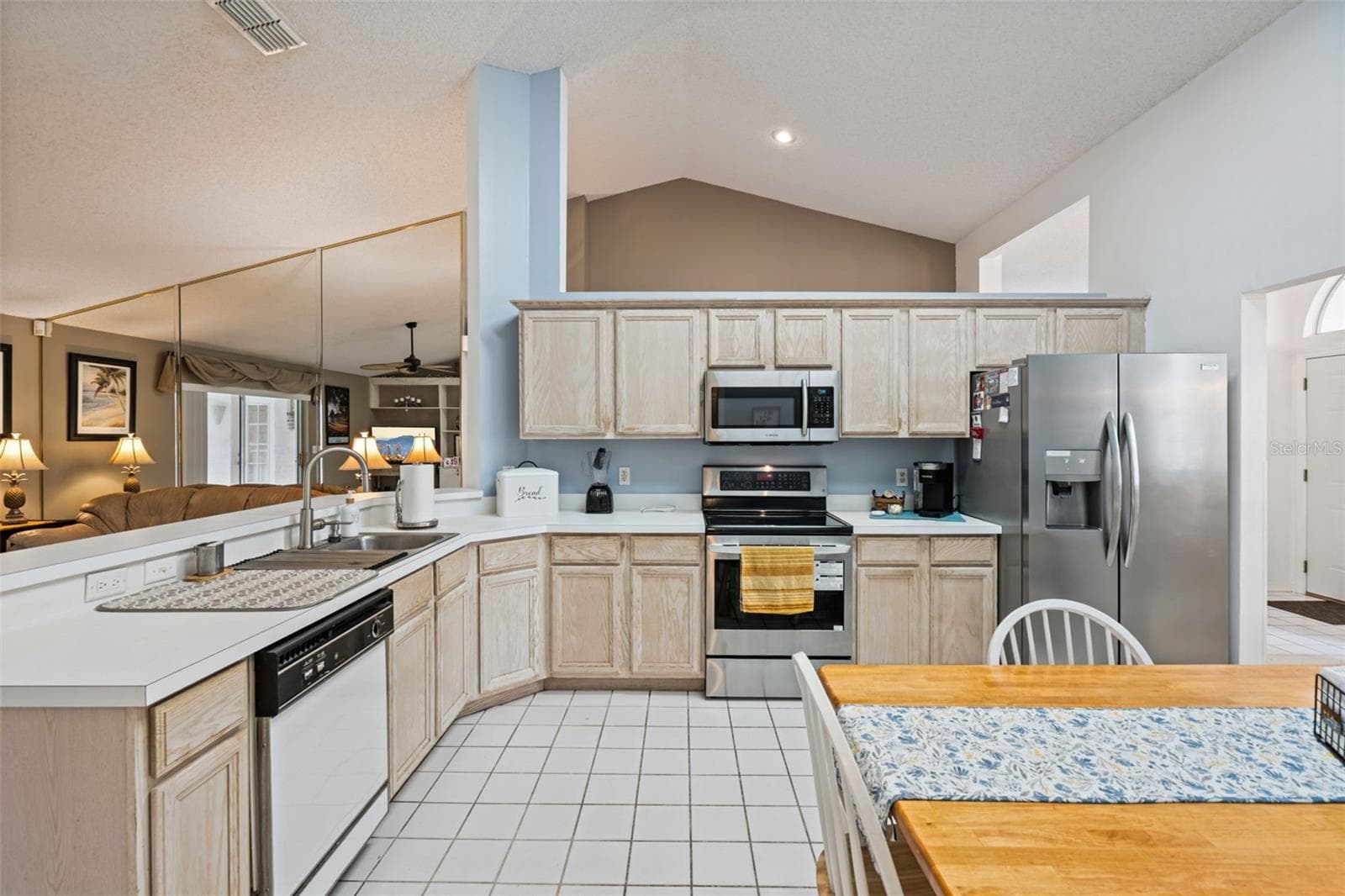 Single Family Residence at 699 N ENDEAVOUR DR, WINTER SPRINGS, photo 10 of 43