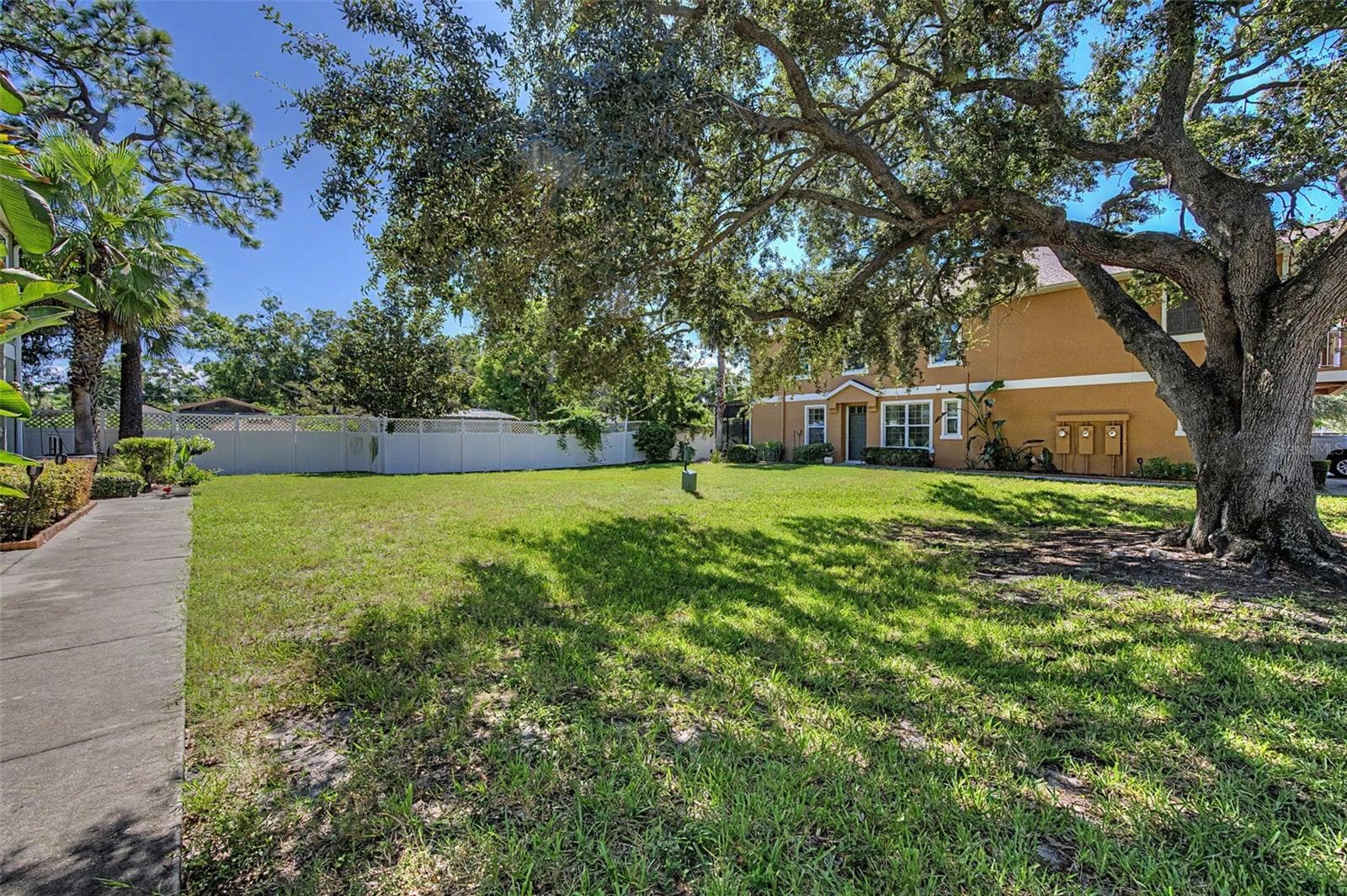 Beautiful green space right outside your front door - 7001 INTERBAY BLVD #142, TAMPA