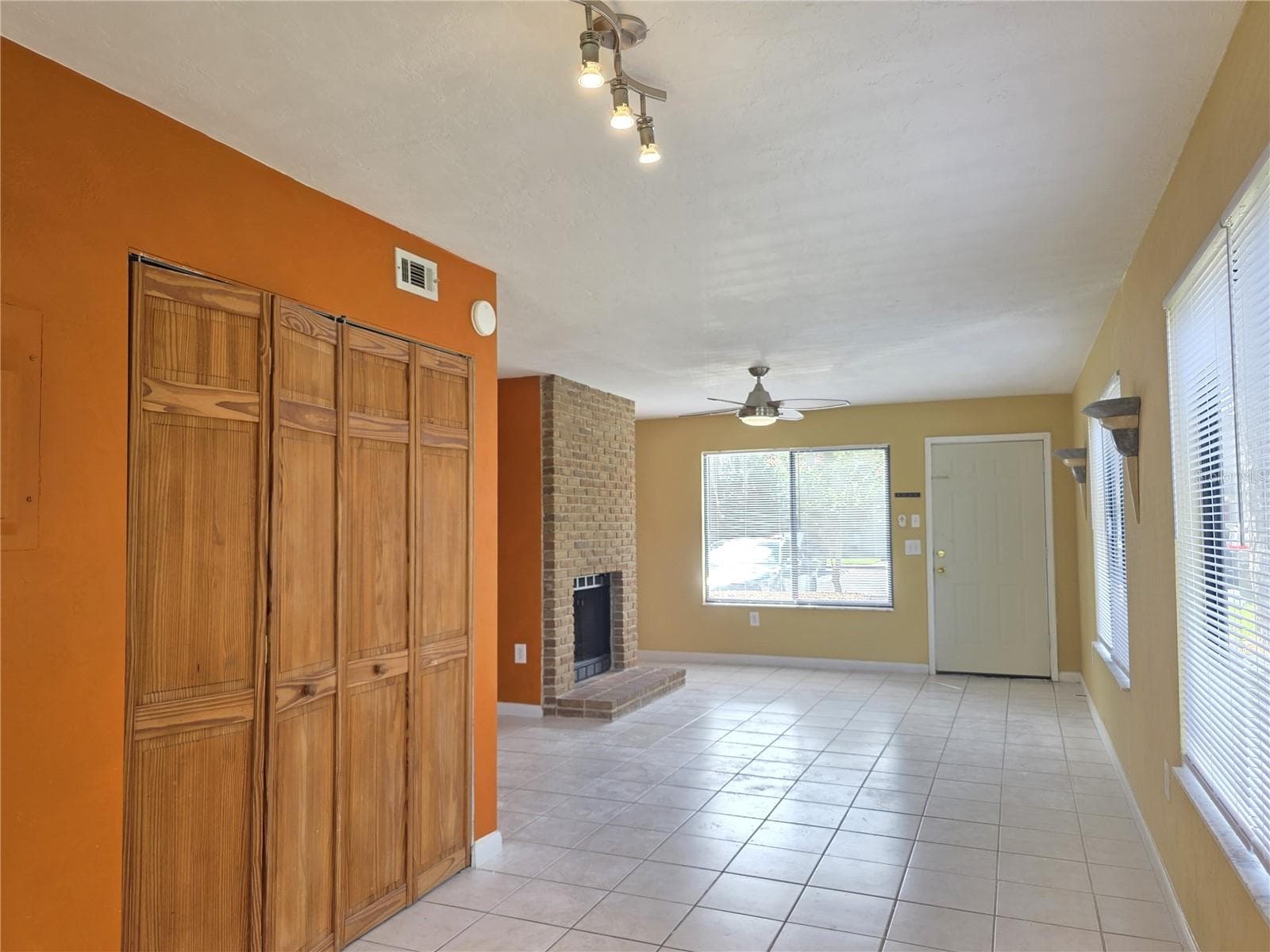 Condominium at 2300 SW 43RD ST #M1, GAINESVILLE, photo 4 of 23