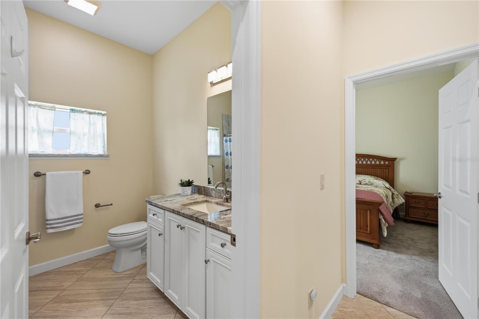 Guest shared bathroom - 200 MONTANA AVE, NOKOMIS