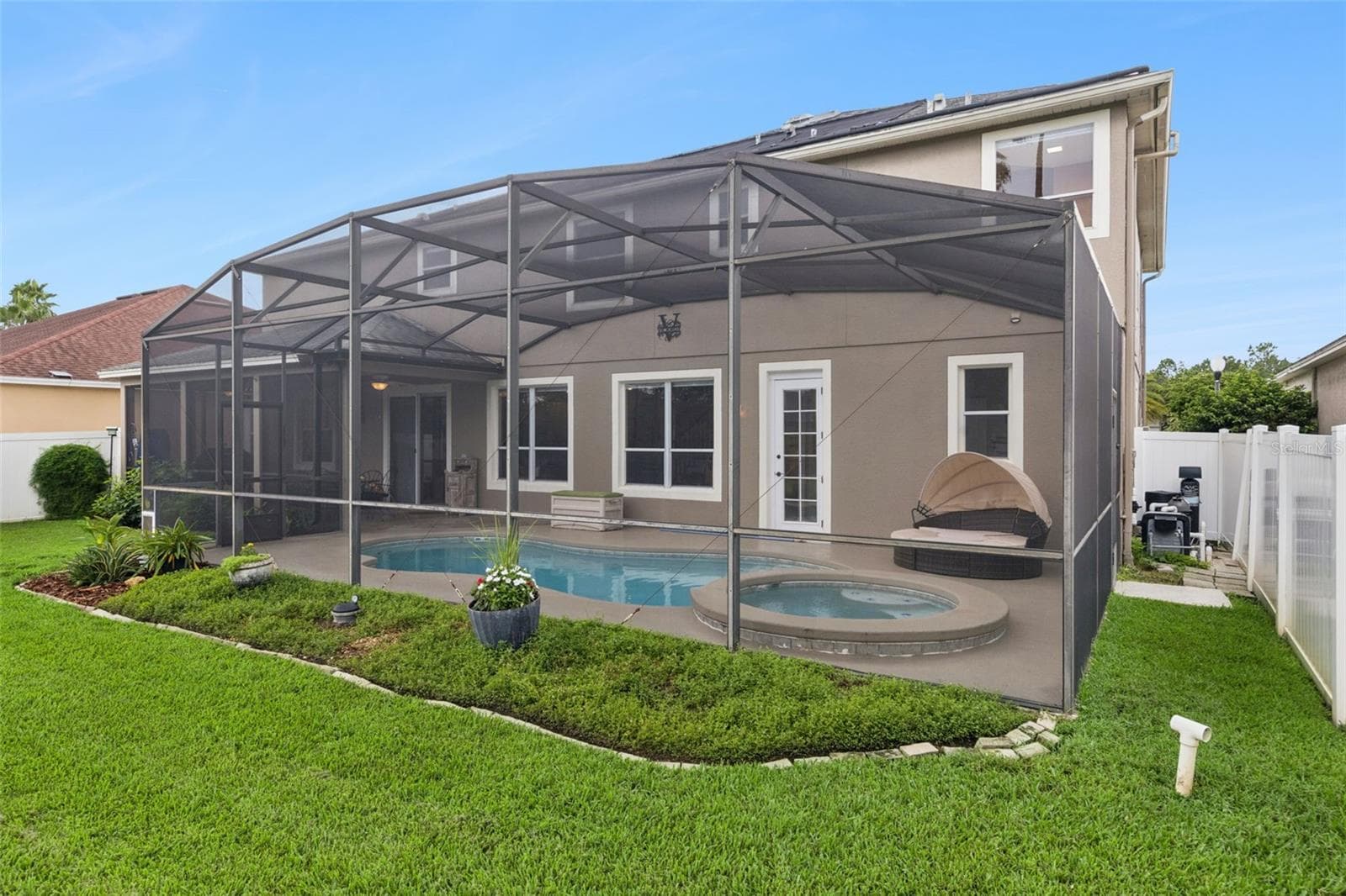 Landscaped Back Yard with Fruit Trees - 14639 RIVIERA POINTE DR, ORLANDO