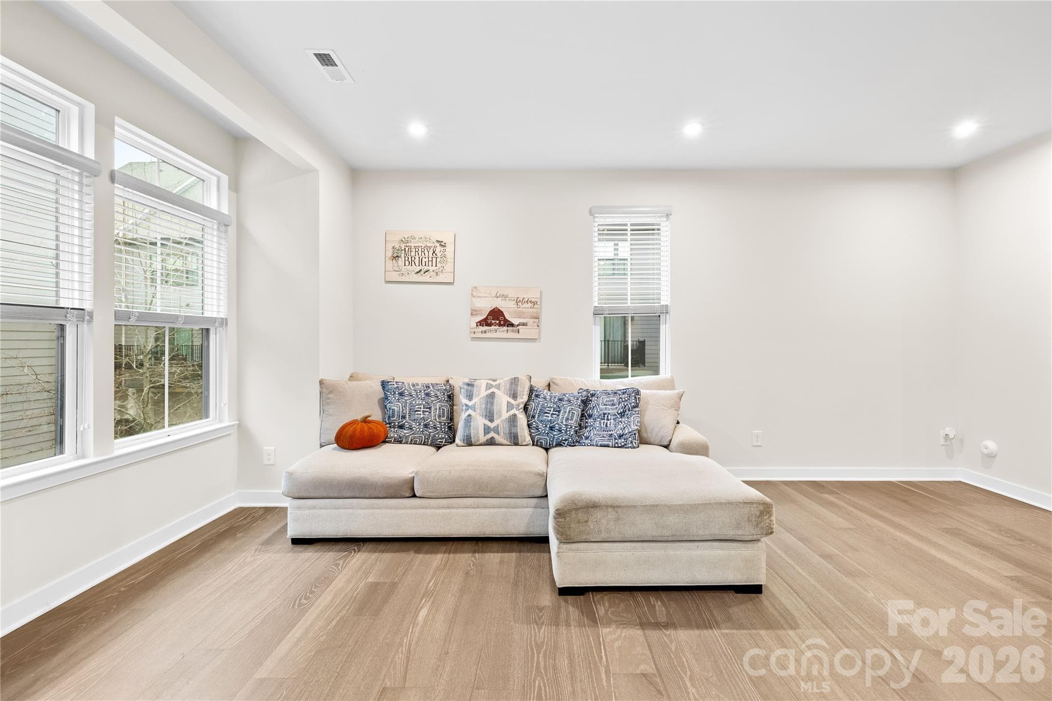 Townhouse at 563 Nantahala Drive, Charlotte, photo 7 of 48