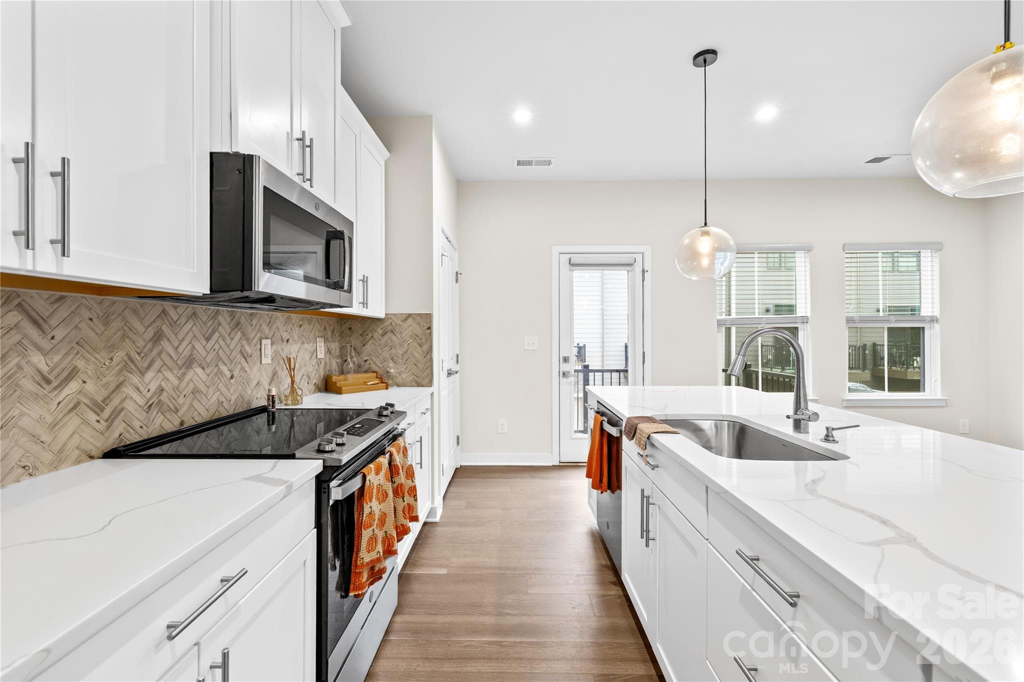 Townhouse at 563 Nantahala Drive, Charlotte, photo 9 of 48