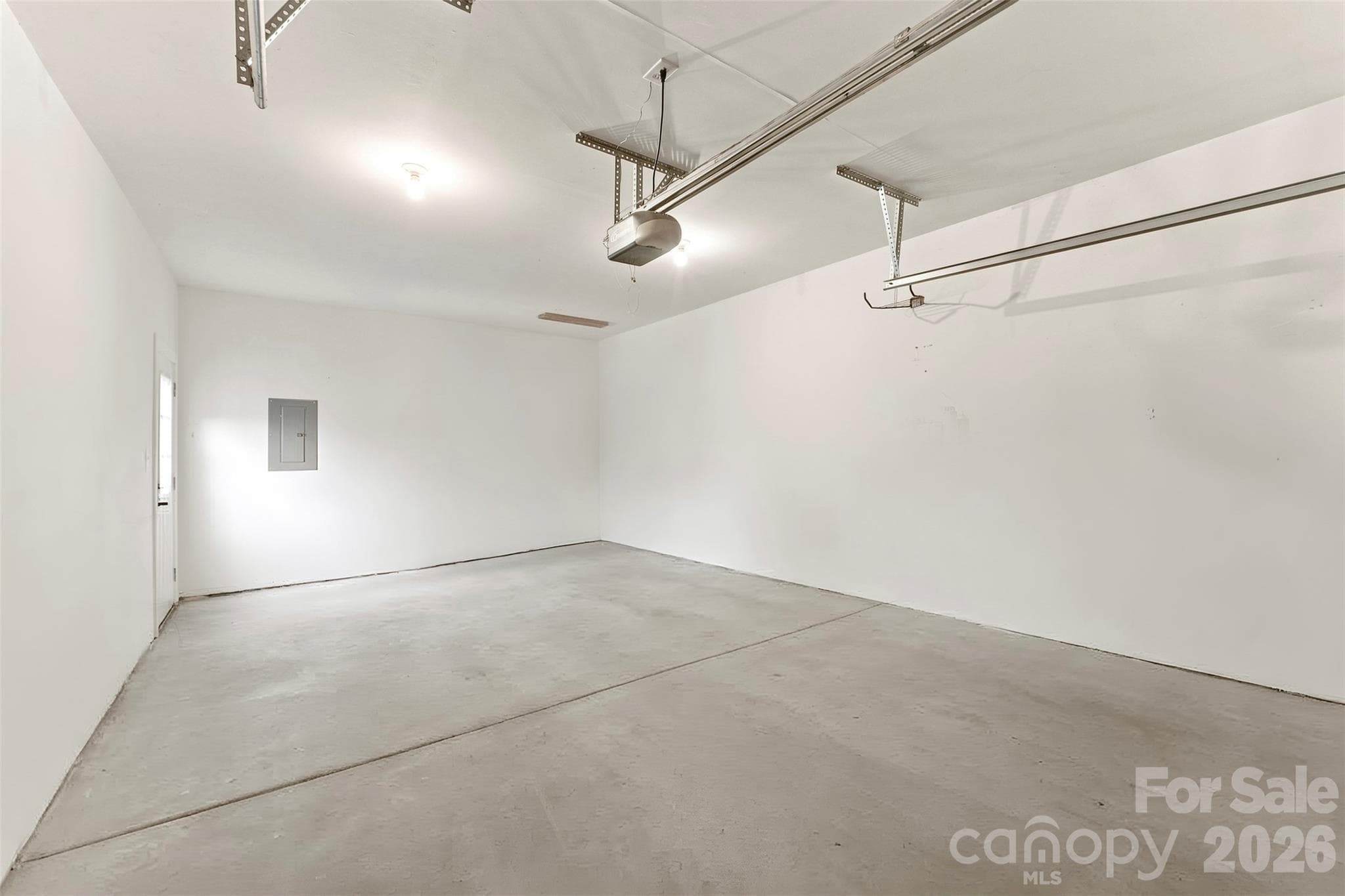 Attached one-car garage - 14100 Garden District Row, Huntersville