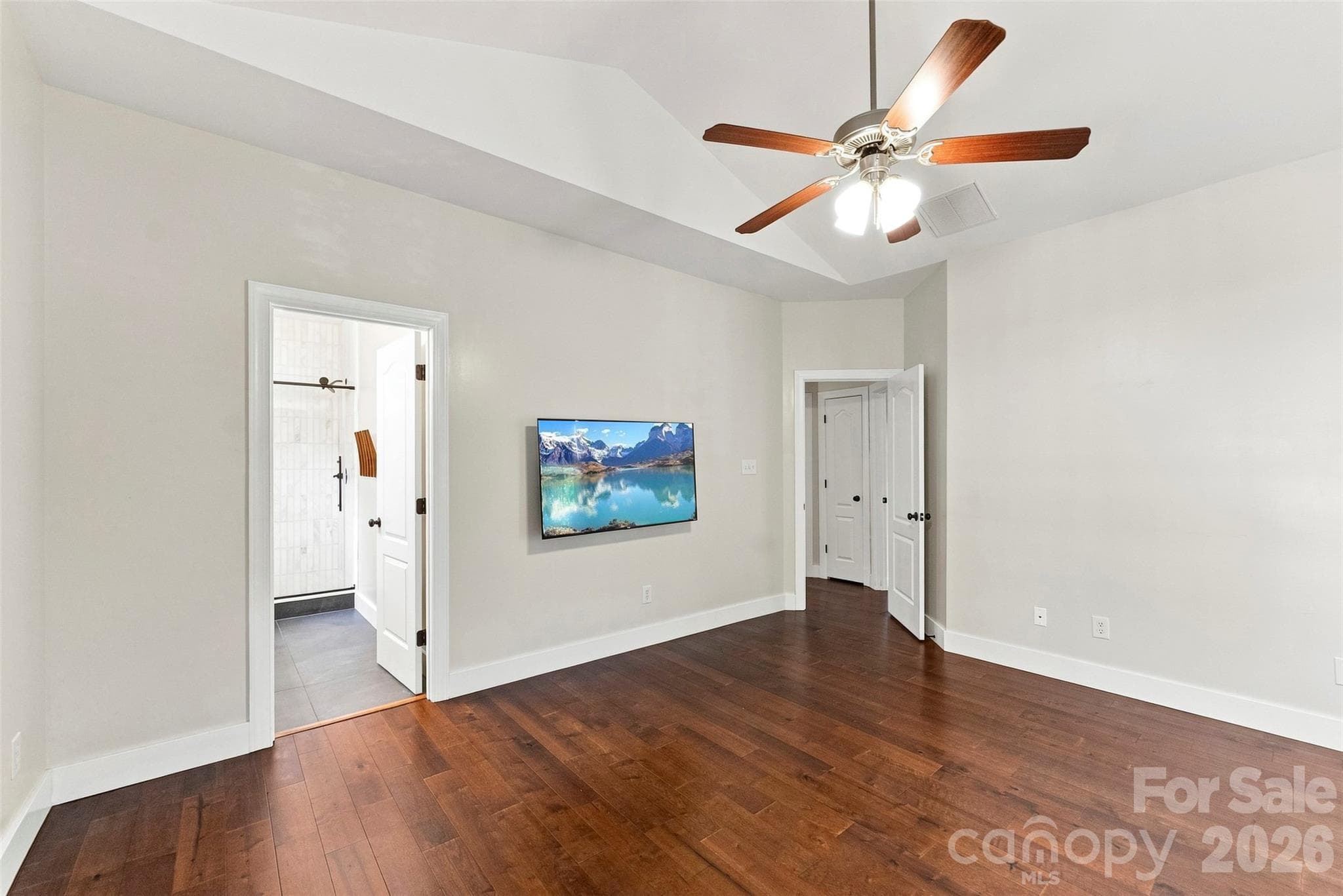 Primary suite with ensuite bath - 14100 Garden District Row, Huntersville