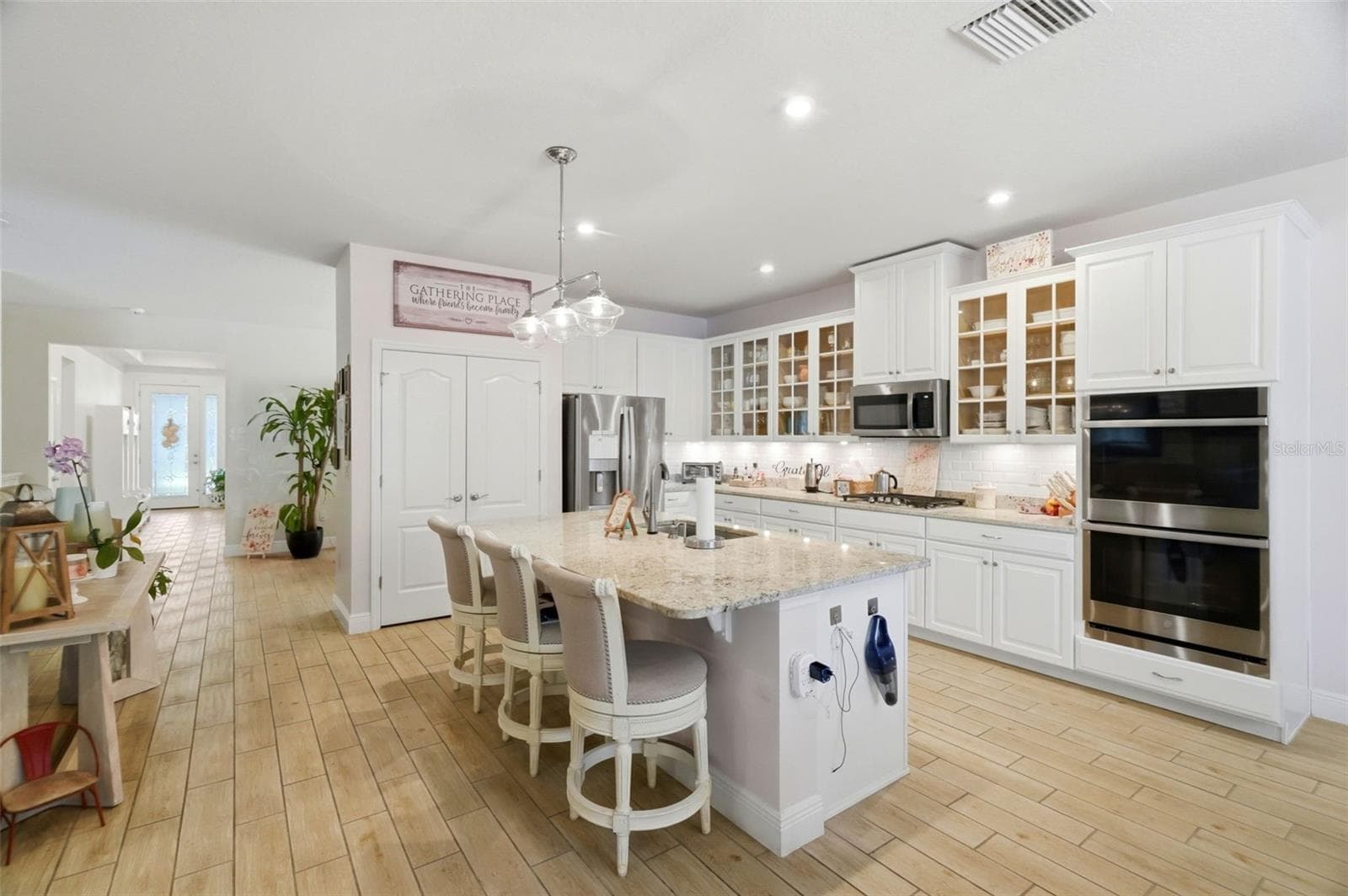 Single Family Residence at 11750 LAKE LUCAYA DR, RIVERVIEW, photo 10 of 49