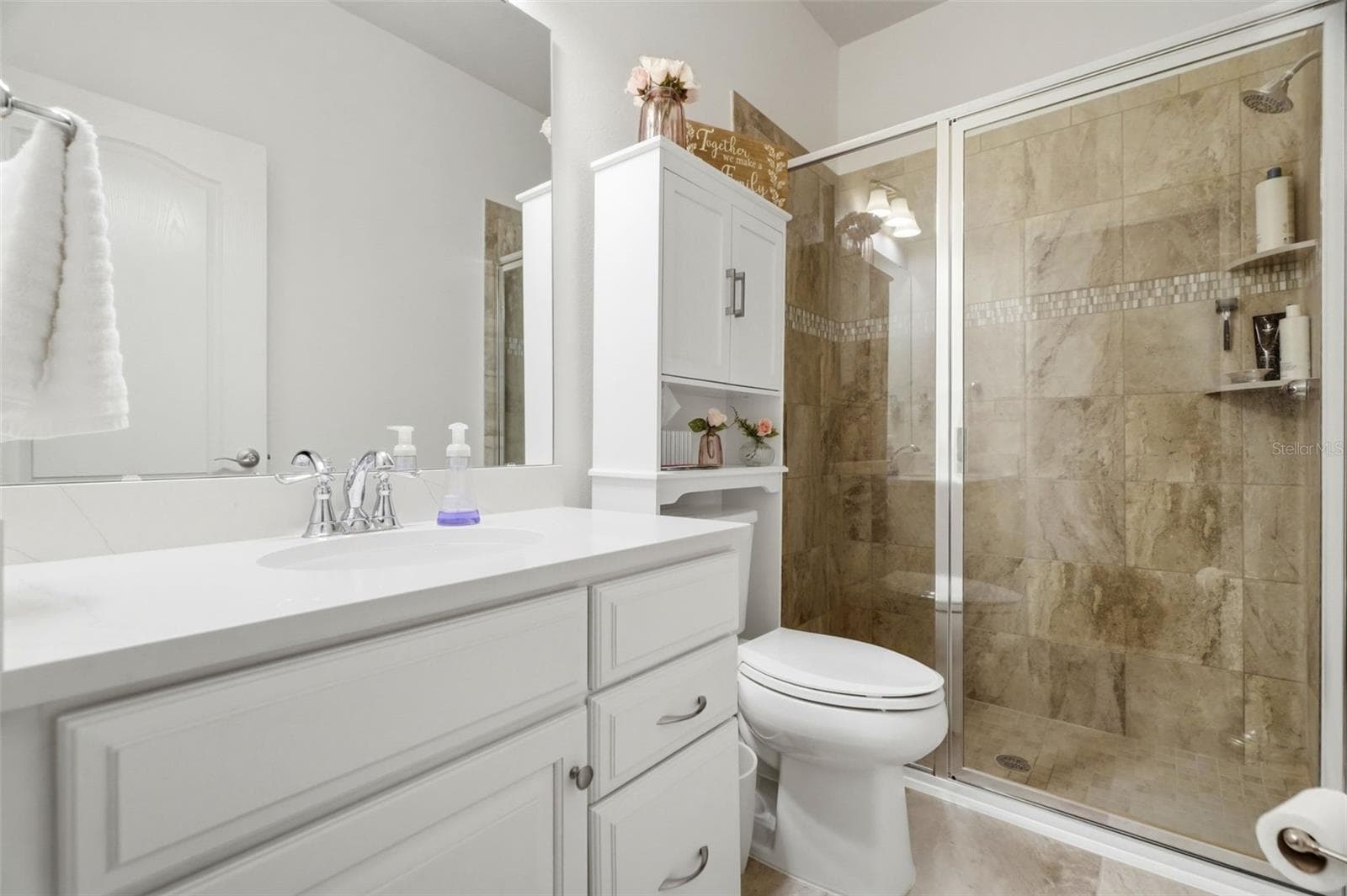 Single Family Residence at 11750 LAKE LUCAYA DR, RIVERVIEW, photo 24 of 49