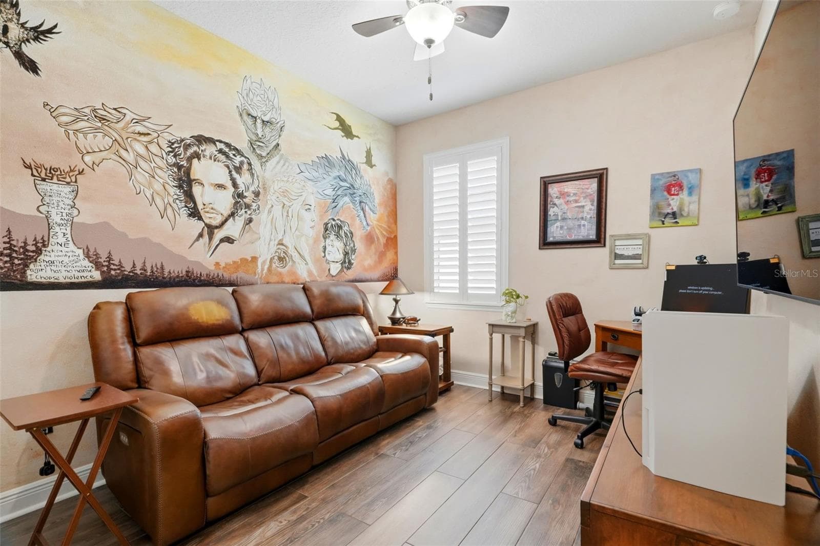 Calling of Game of Thrones fans... this custom wall mural is one-of-a-kind! - 11750 LAKE LUCAYA DR, RIVERVIEW