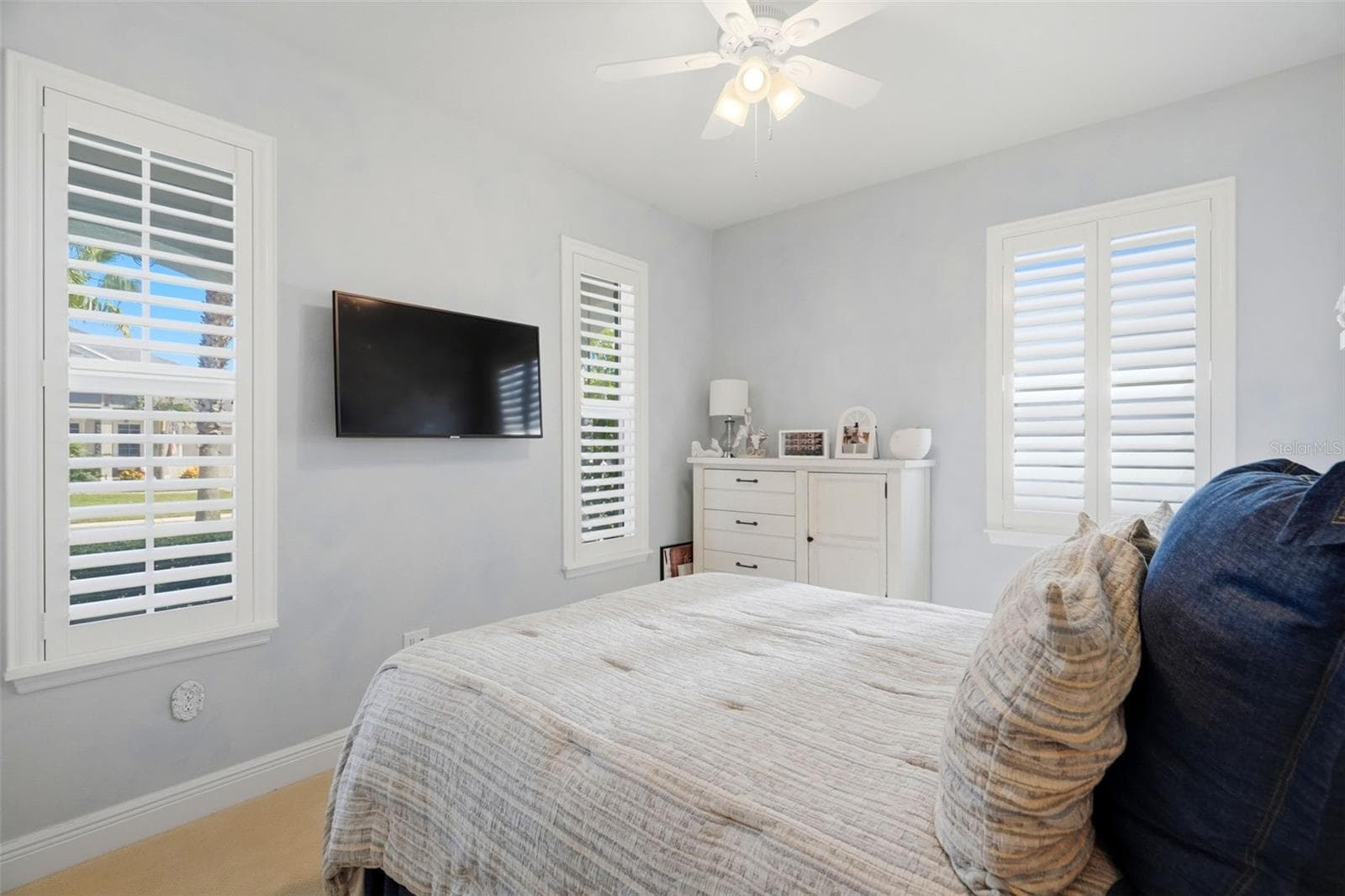 Single Family Residence at 11750 LAKE LUCAYA DR, RIVERVIEW, photo 27 of 49