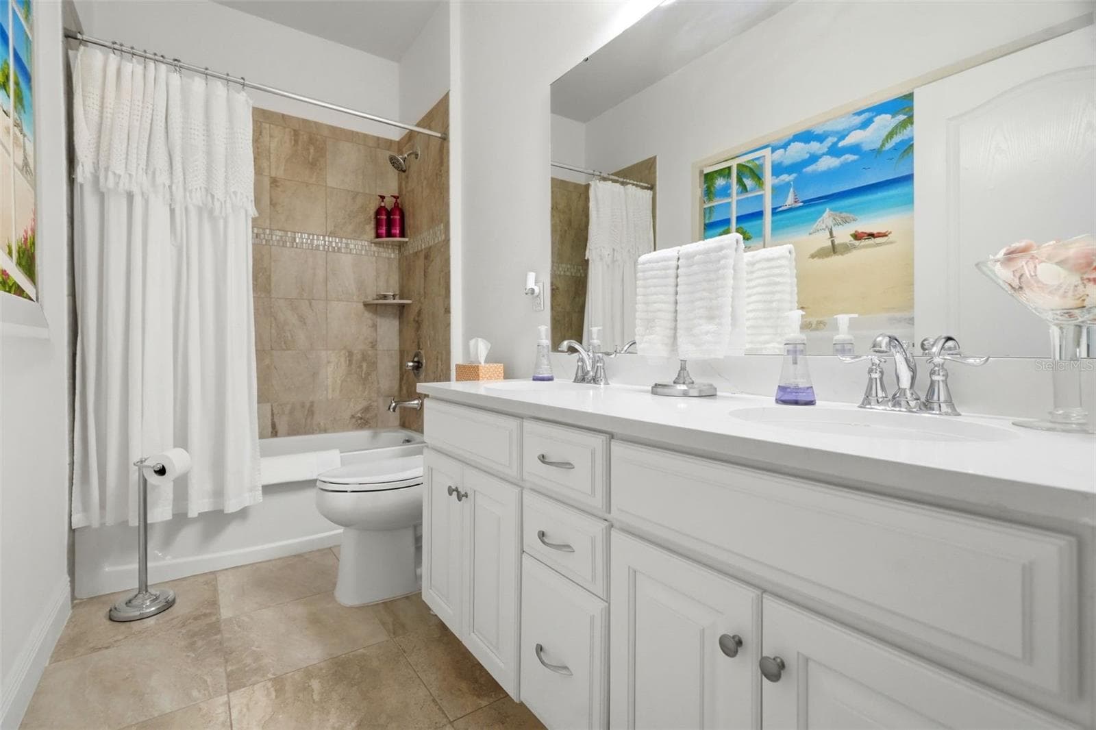 Single Family Residence at 11750 LAKE LUCAYA DR, RIVERVIEW, photo 28 of 49