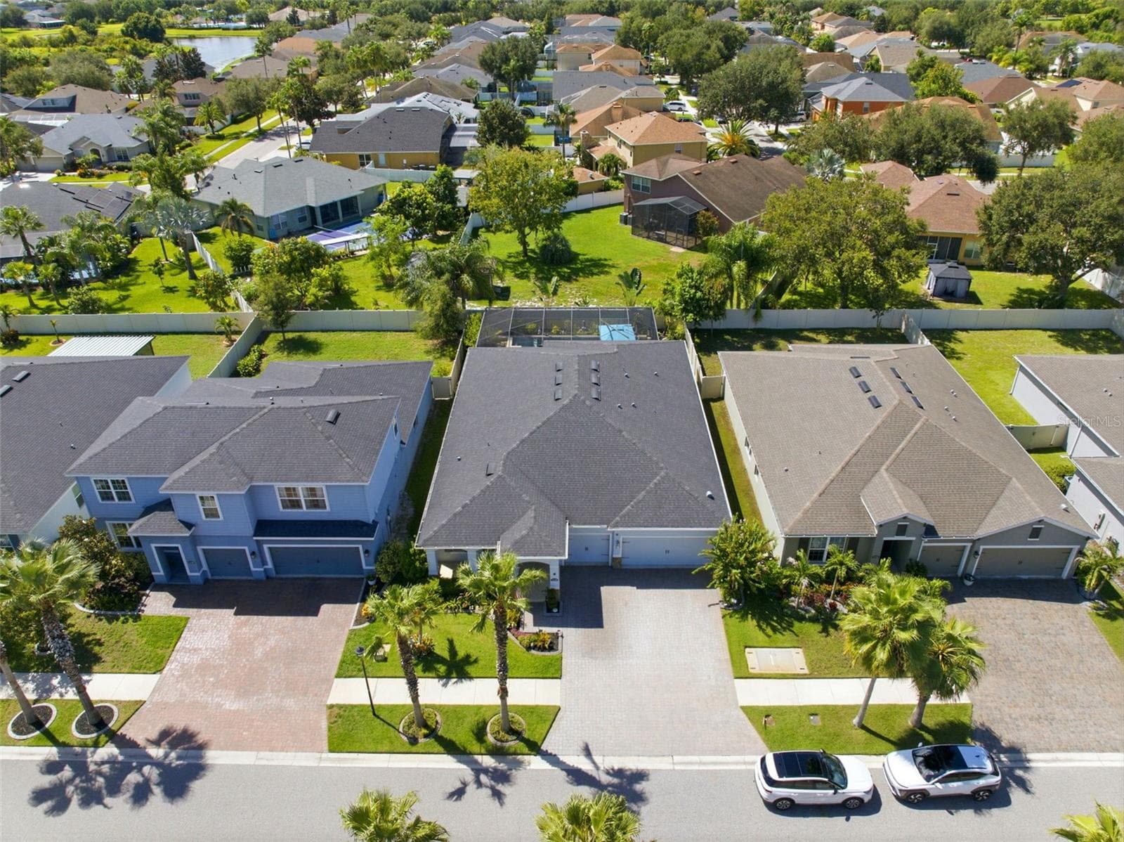 Single Family Residence at 11750 LAKE LUCAYA DR, RIVERVIEW, photo 42 of 49