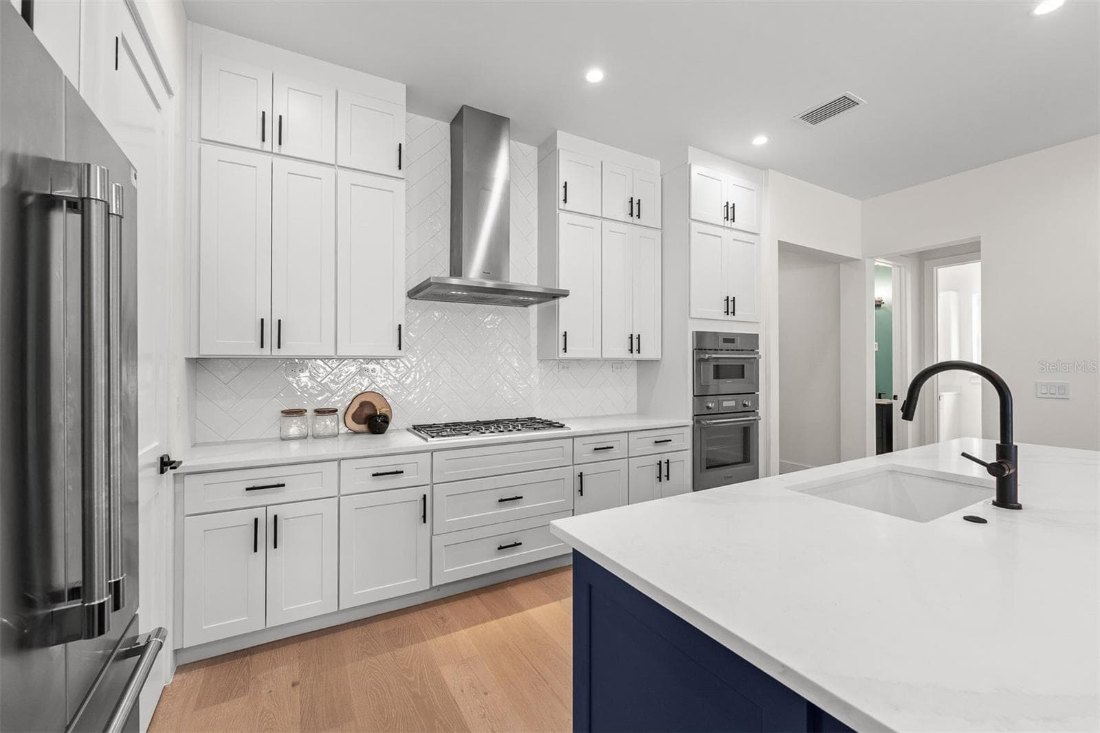 Single Family Residence at 726 GOLFVIEW ST, ORLANDO, photo 13 of 45