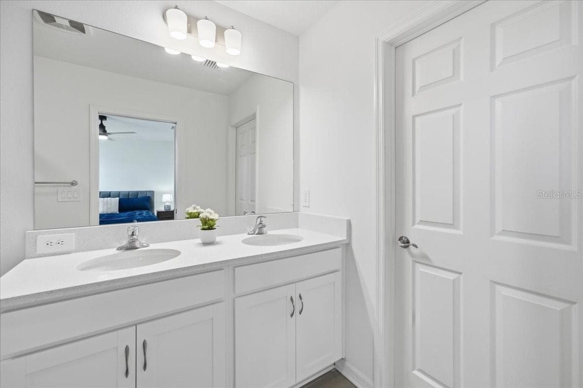 Townhouse at 1872 STERN LN, SARASOTA, photo 34 of 97