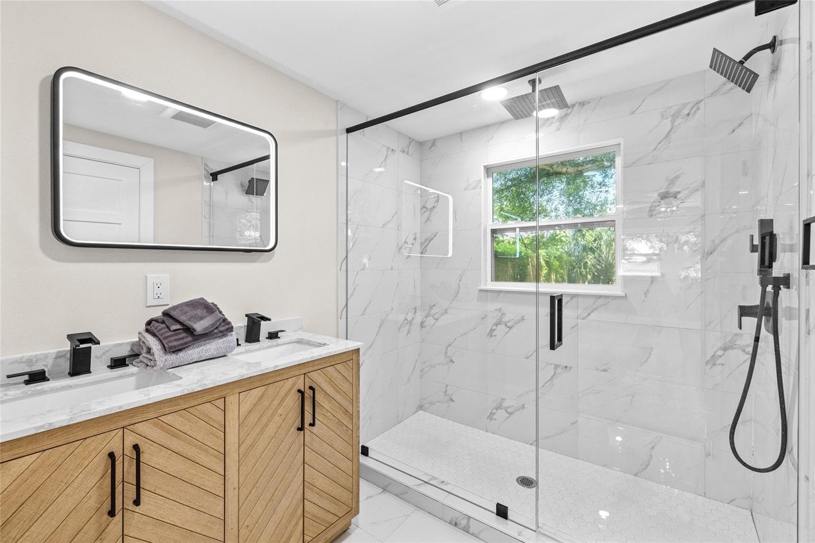 Primary Suite - 1104 S LOIS AVE, TAMPA