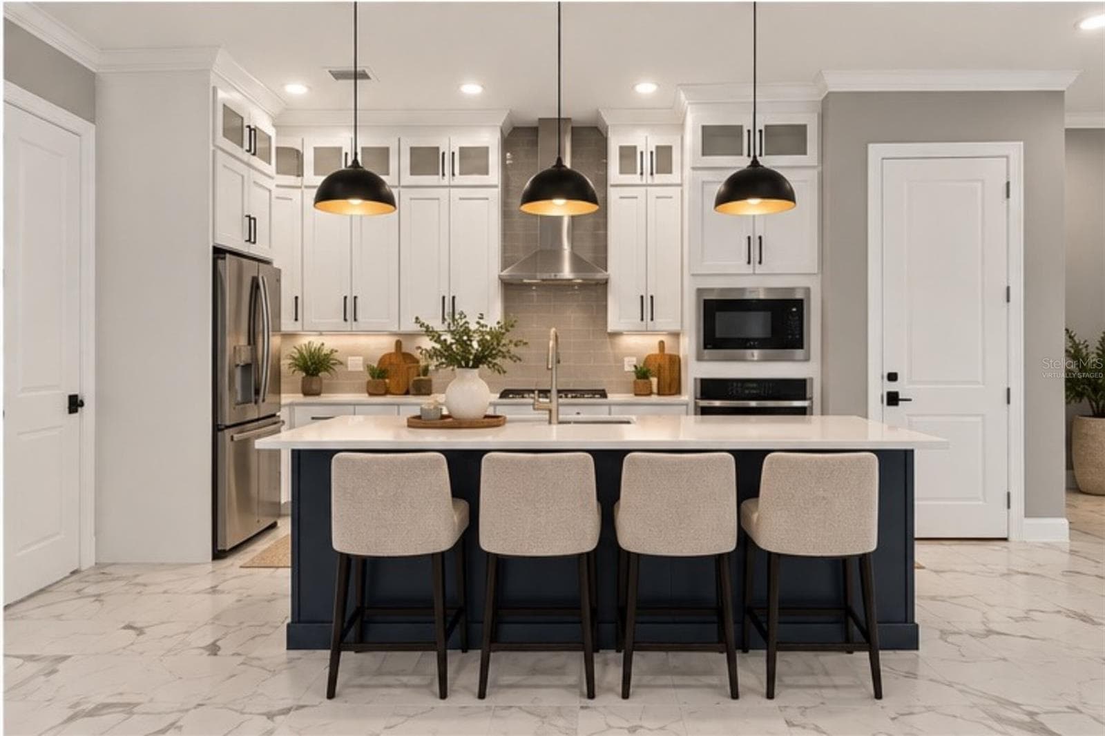 Virtually Staged - Kitchen Island - 2501 W NORTH A ST #B, TAMPA