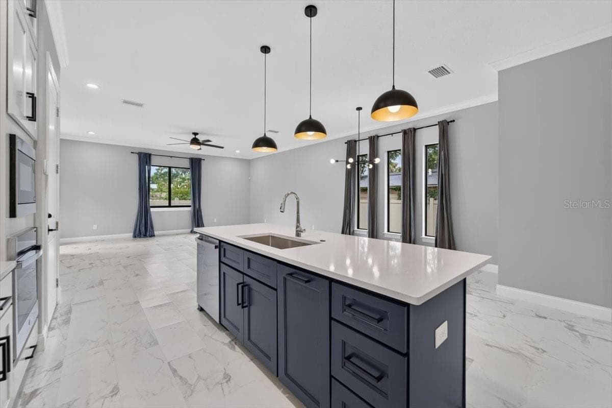 Townhouse at 2501 W NORTH A ST #B, TAMPA, photo 8 of 93