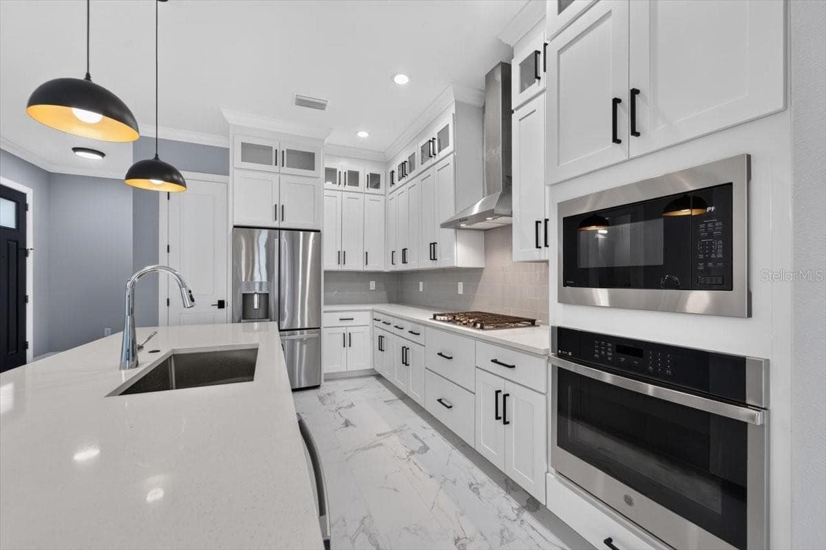 Townhouse at 2501 W NORTH A ST #B, TAMPA, photo 10 of 93