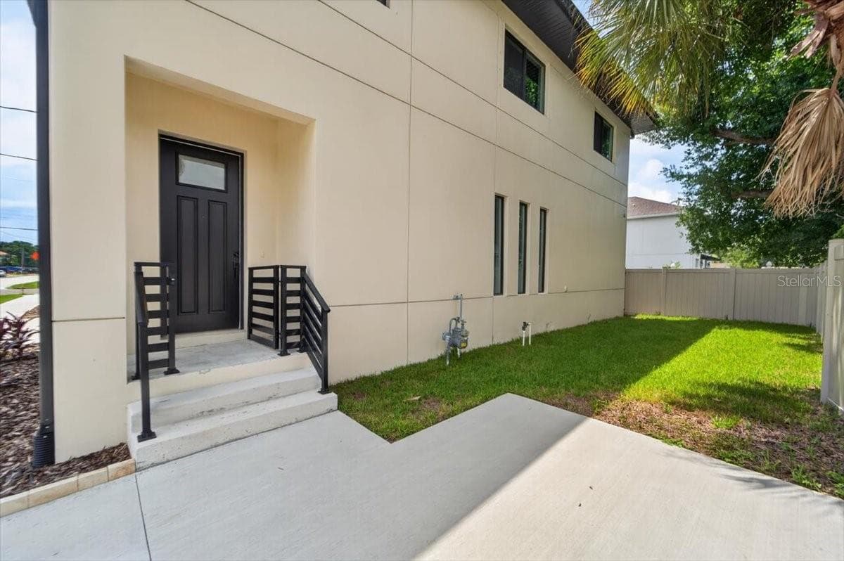 Townhouse at 2501 W NORTH A ST #B, TAMPA, photo 74 of 93