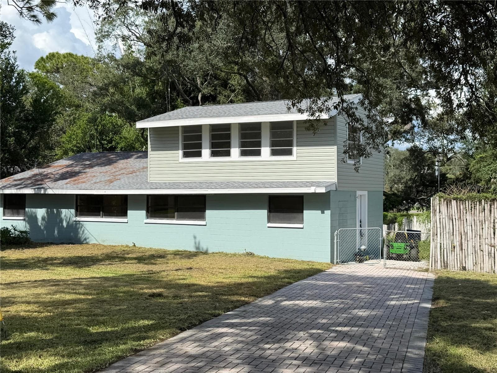 10801 N EDISON AVE