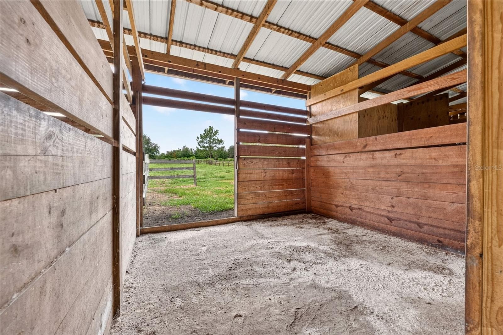 Stall - 4256 SE 150TH ST, SUMMERFIELD