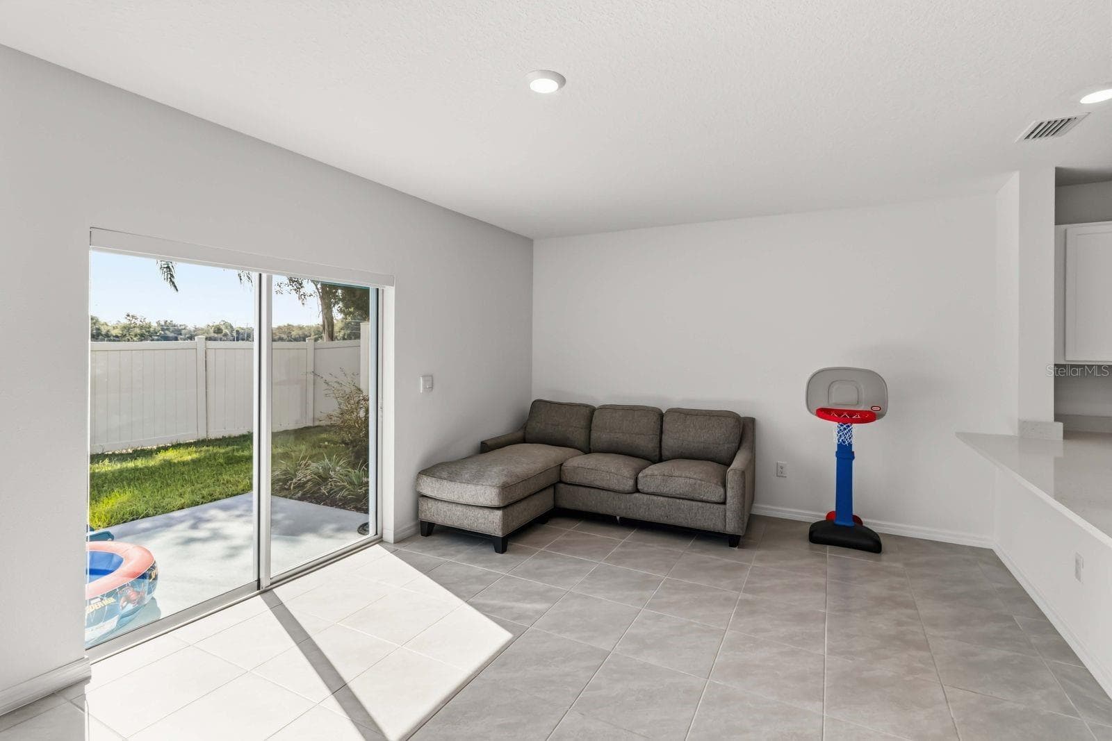 Townhouse at 4461 RACHEL FALLS DR, TAMPA, photo 11 of 37