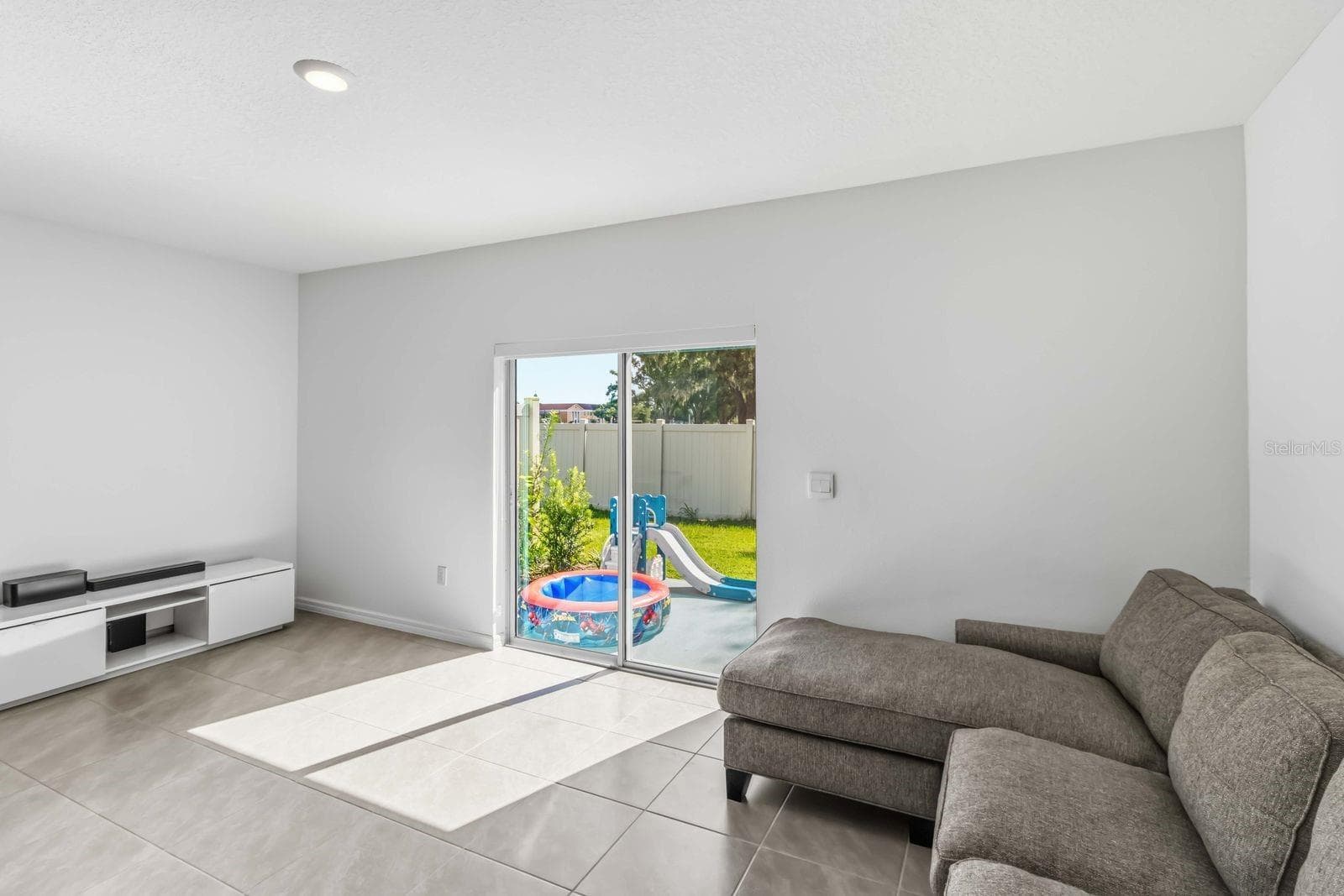 Townhouse at 4461 RACHEL FALLS DR, TAMPA, photo 12 of 37