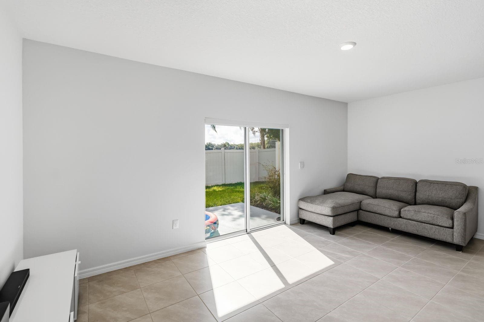 Townhouse at 4461 RACHEL FALLS DR, TAMPA, photo 13 of 37