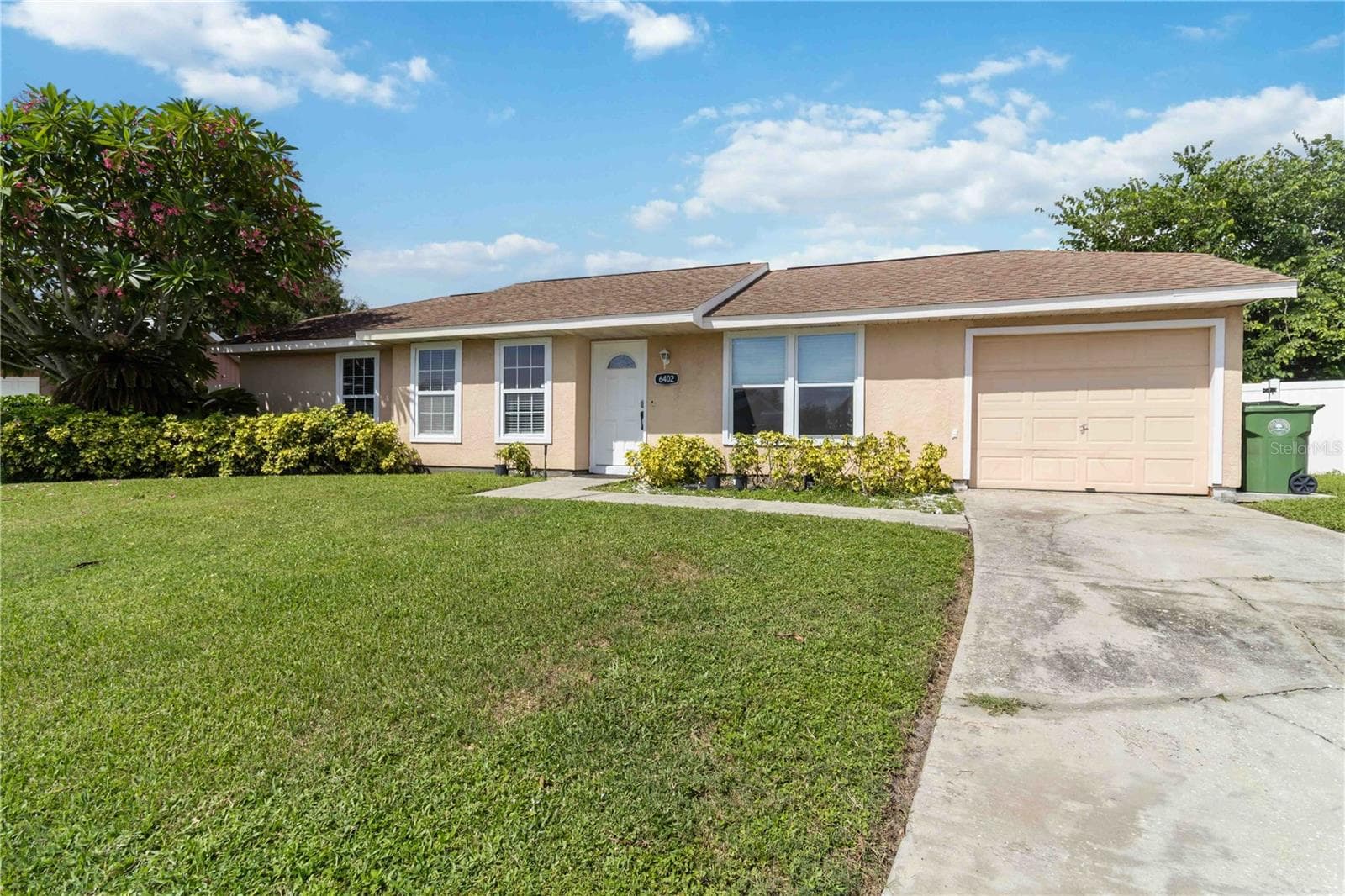 Single Family Residence at 6402 34TH AVE W, BRADENTON, photo 2 of 35