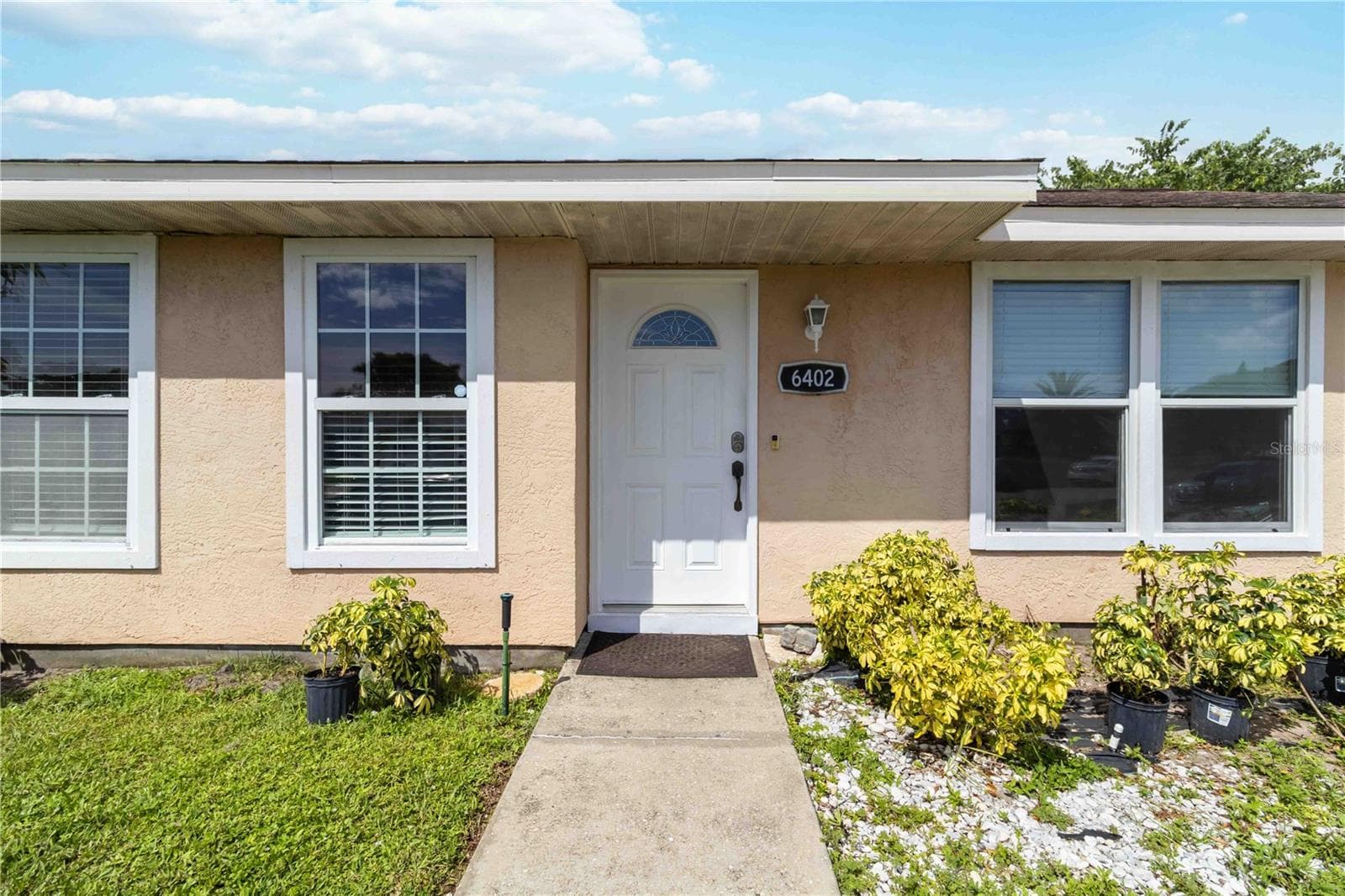 Single Family Residence at 6402 34TH AVE W, BRADENTON, photo 3 of 35