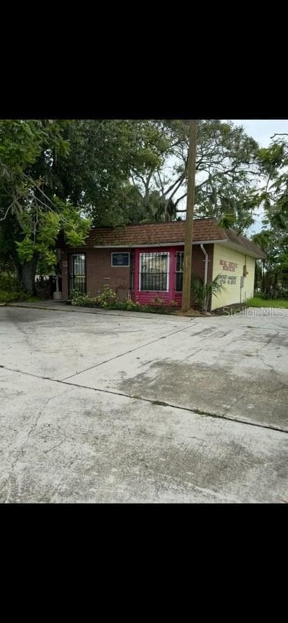 124 N 10TH ST