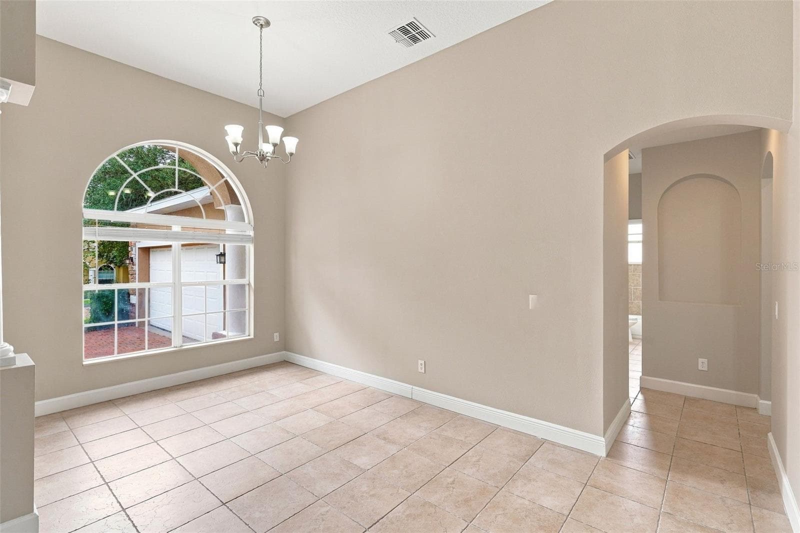 Single Family Residence at 1341 JECENIA BLOSSOM DR, APOPKA, photo 14 of 36