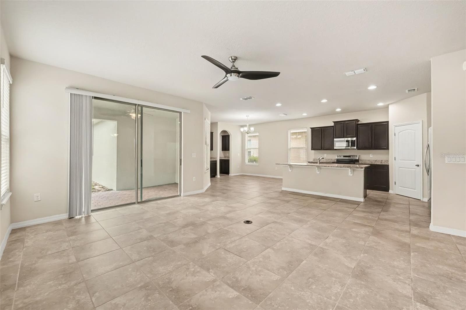 Single Family Residence at 10625 ATWATER BAY DR, WINTER GARDEN, photo 7 of 33