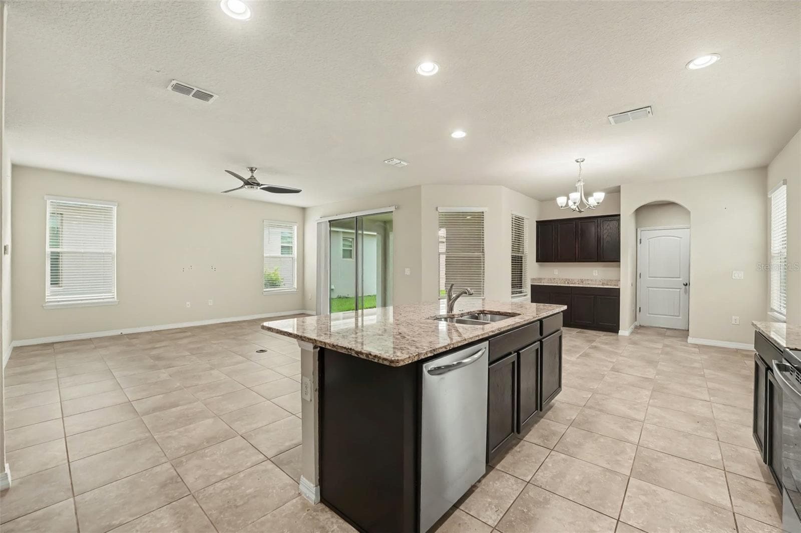 Single Family Residence at 10625 ATWATER BAY DR, WINTER GARDEN, photo 13 of 33