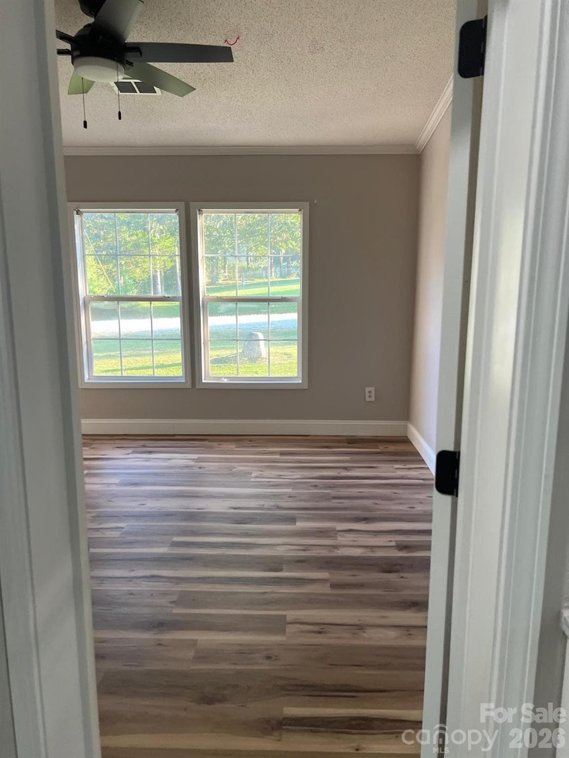 Single Family Residence at 322 Woodcrest Drive, York, photo 4 of 24