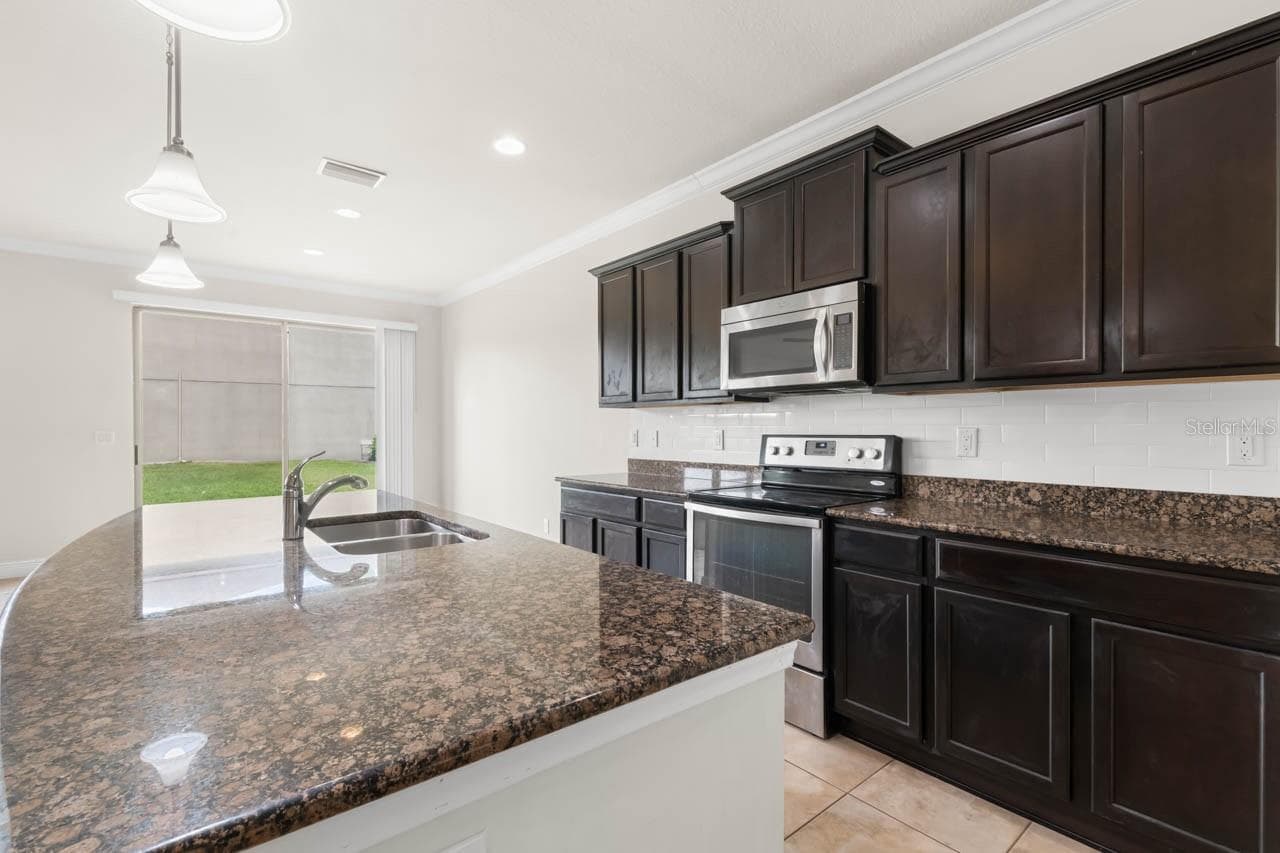Single Family Residence at 9118 MOUNTAIN MAGNOLIA DR, RIVERVIEW, photo 10 of 77
