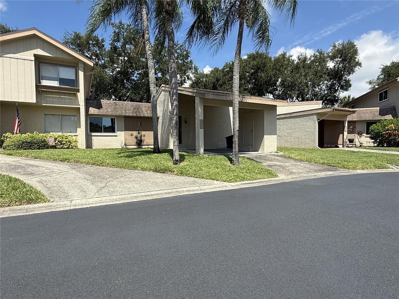 2705 SAND HOLLOW CT CLEARWATER, FL 33761-3732
