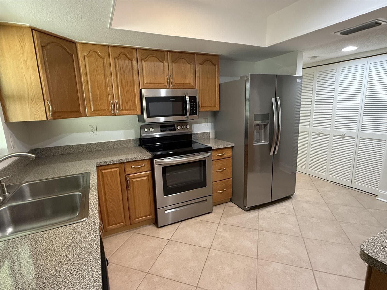 Villa at 2705 SAND HOLLOW CT CLEARWATER, FL 33761-3732, CLEARWATER, photo 8 of 74
