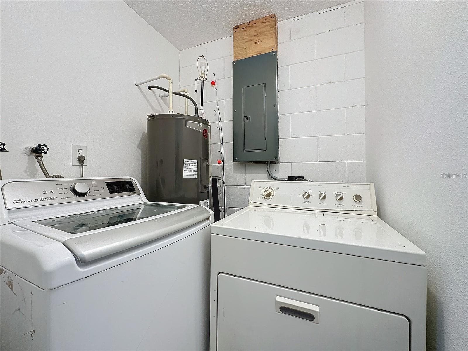 LAUNDRY ROOM - 7211 PINION DR, ORLANDO