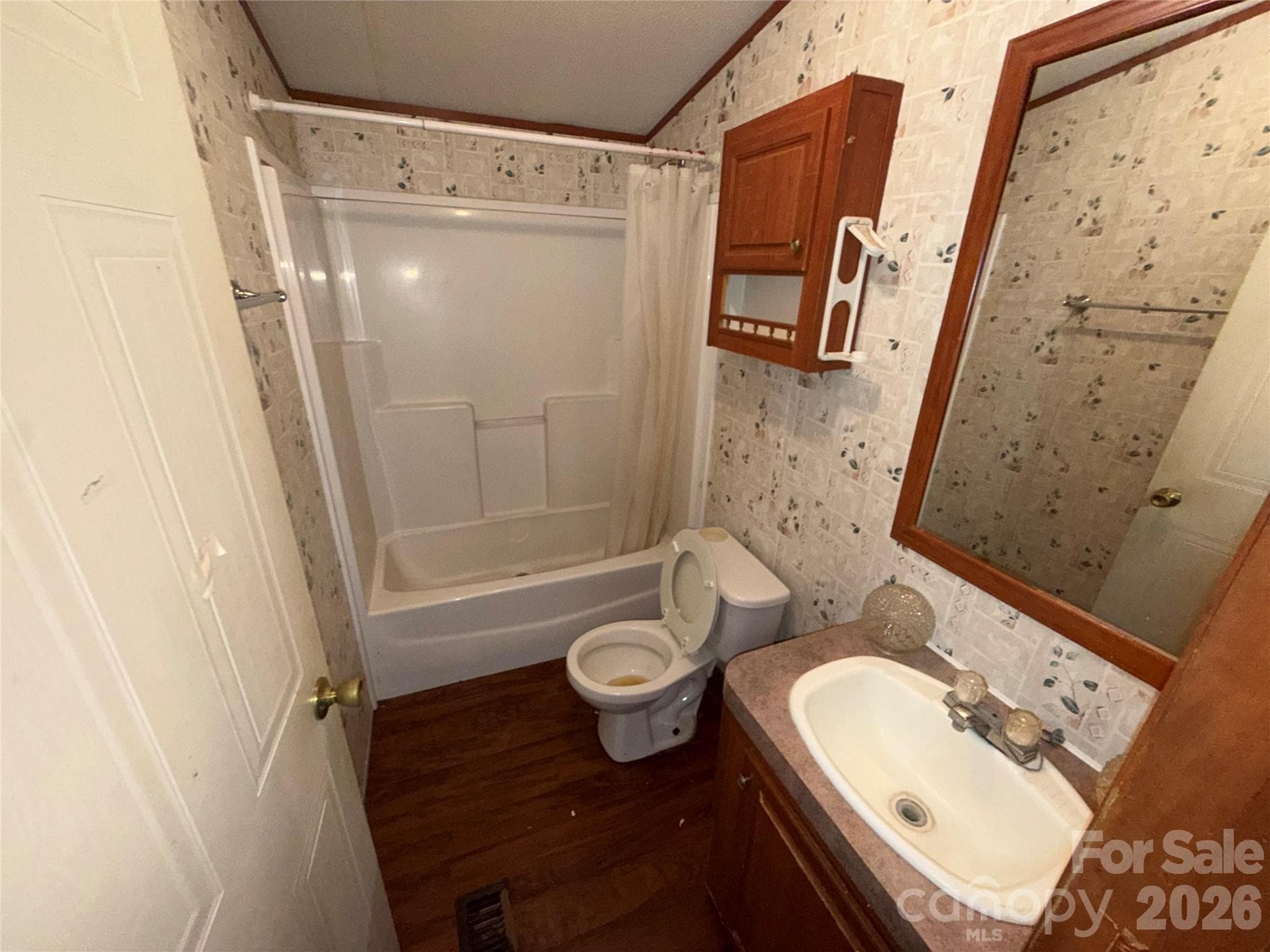 Single Family Residence at 4021 Craig Road, Sharon, photo 8 of 24