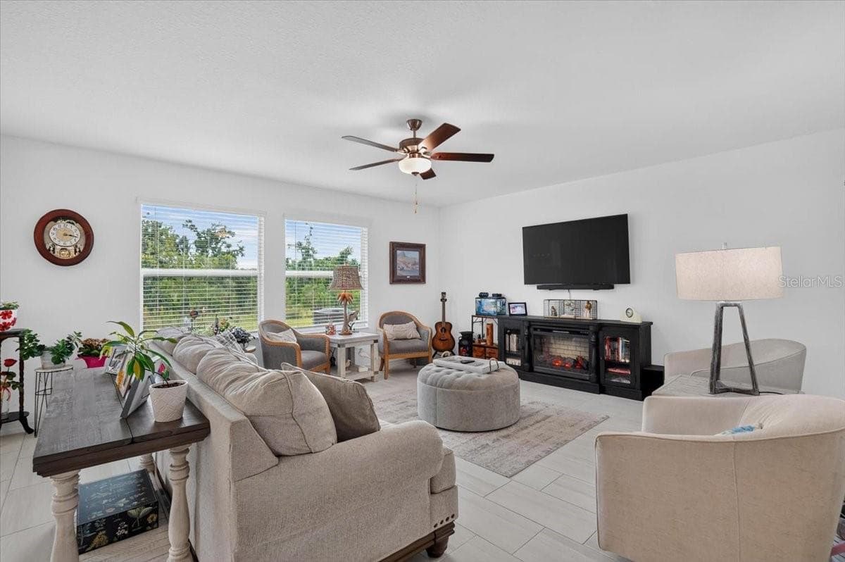 Single Family Residence at 12036 BLUE DIAMOND TRL, PARRISH, photo 5 of 38