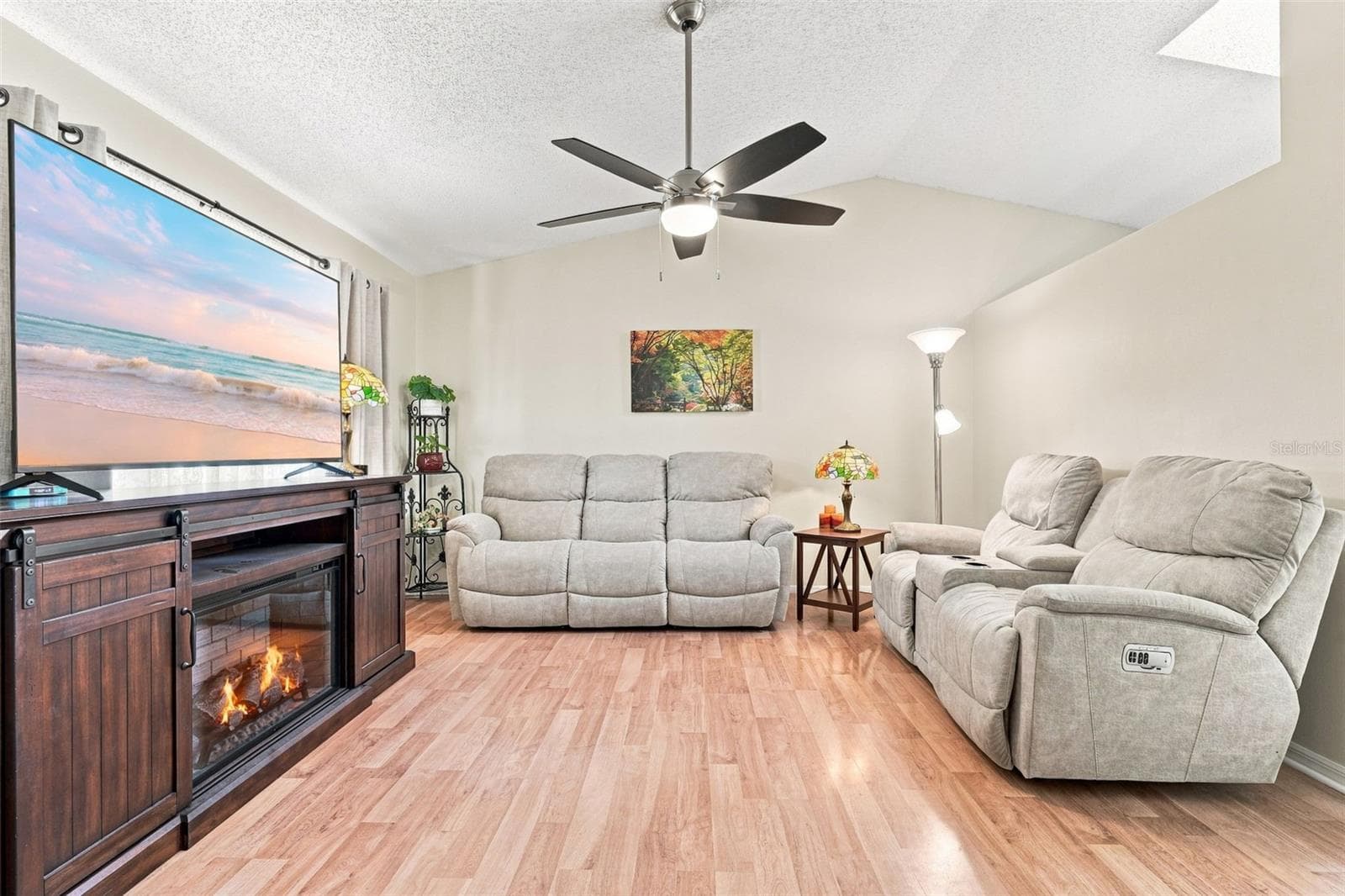 Villa at 12435 ORANGEWOOD CIRCLE, TAVARES, photo 5 of 35