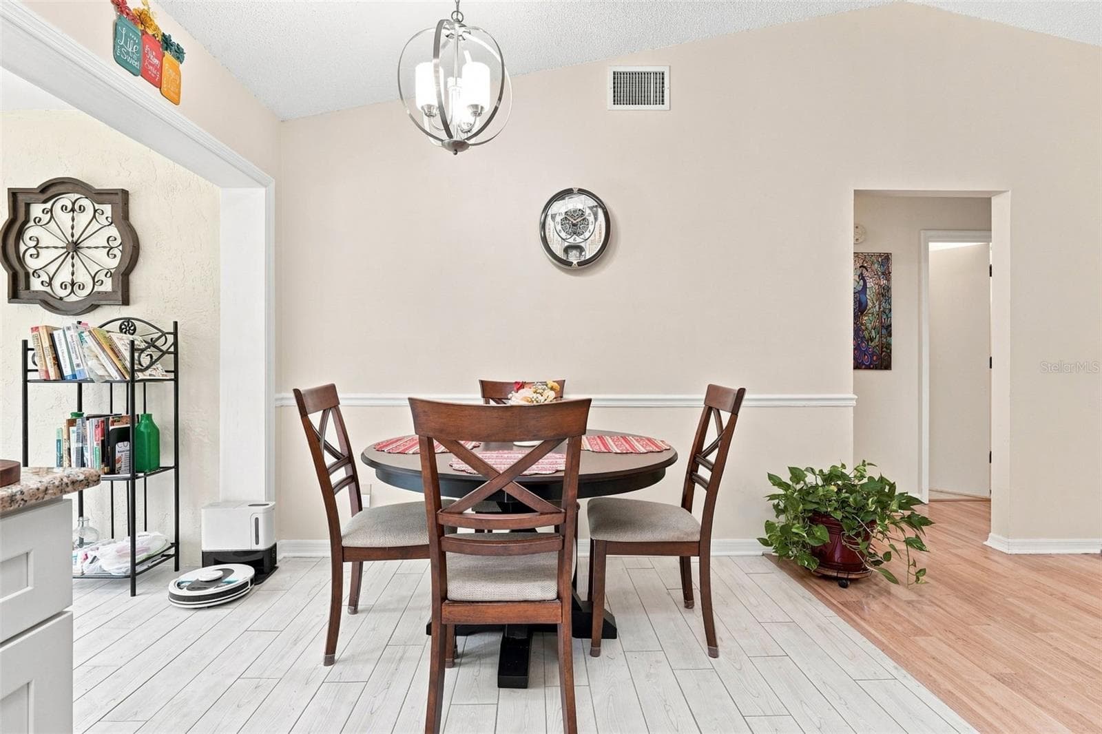 Villa at 12435 ORANGEWOOD CIRCLE, TAVARES, photo 11 of 35