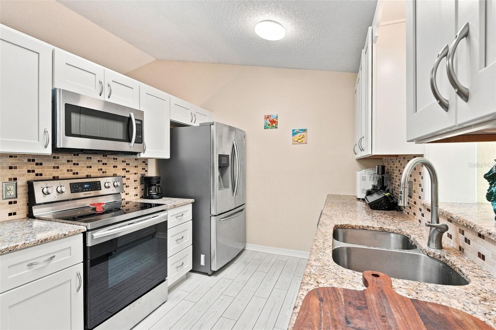 Villa at 12435 ORANGEWOOD CIRCLE, TAVARES, photo 14 of 35