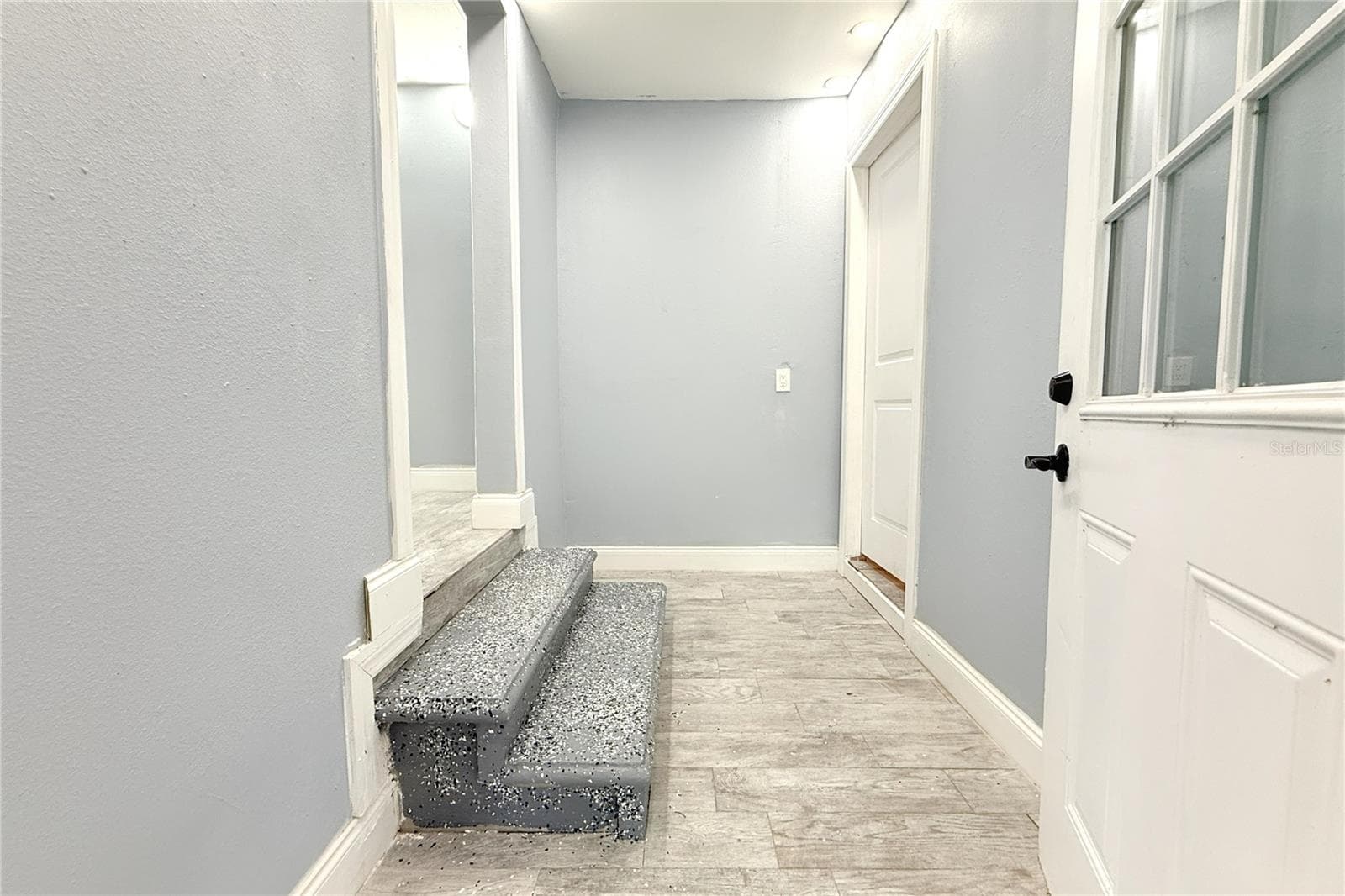 FOYER - 6934 AZLEE AVE, NEW PORT RICHEY