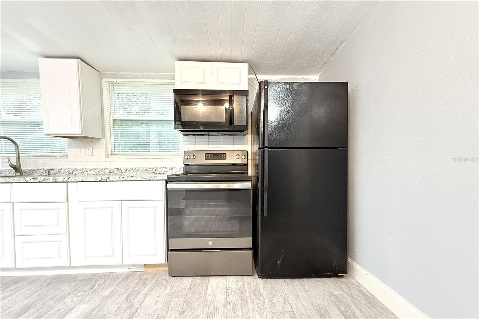 KITCHEN - 6934 AZLEE AVE, NEW PORT RICHEY