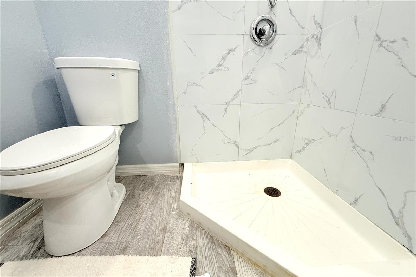 MASTER BATHROOM - 6934 AZLEE AVE, NEW PORT RICHEY