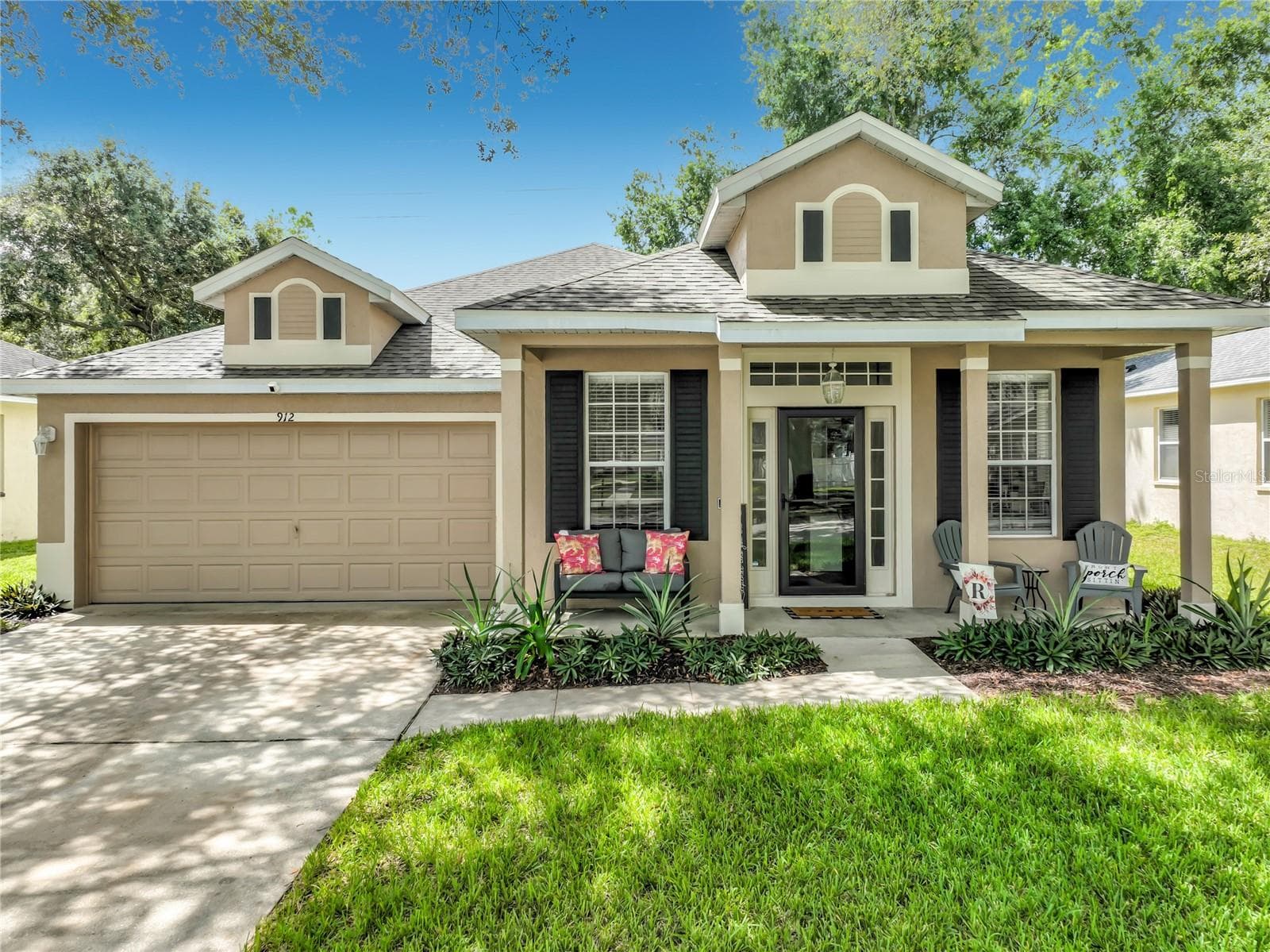 912 MAGNOLIA BLOSSOM CT